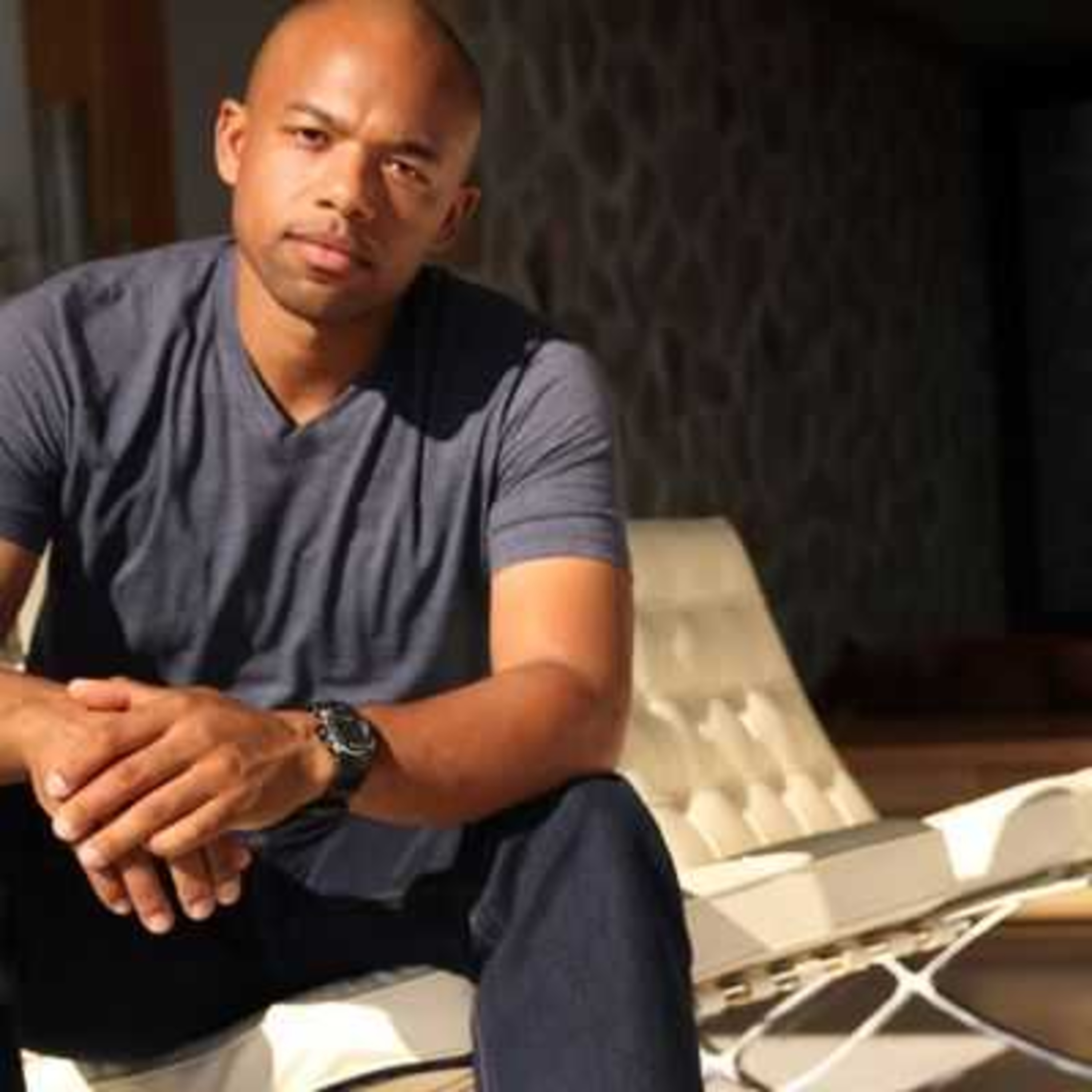 Phantom Electric Ghost Interviews Rob Murat: award-winning singer, songwriter, producer and actor Rob Murat Unveils Highly Anticipated Feel Good Album, "Good Day Good People," with John Legend episode artwork