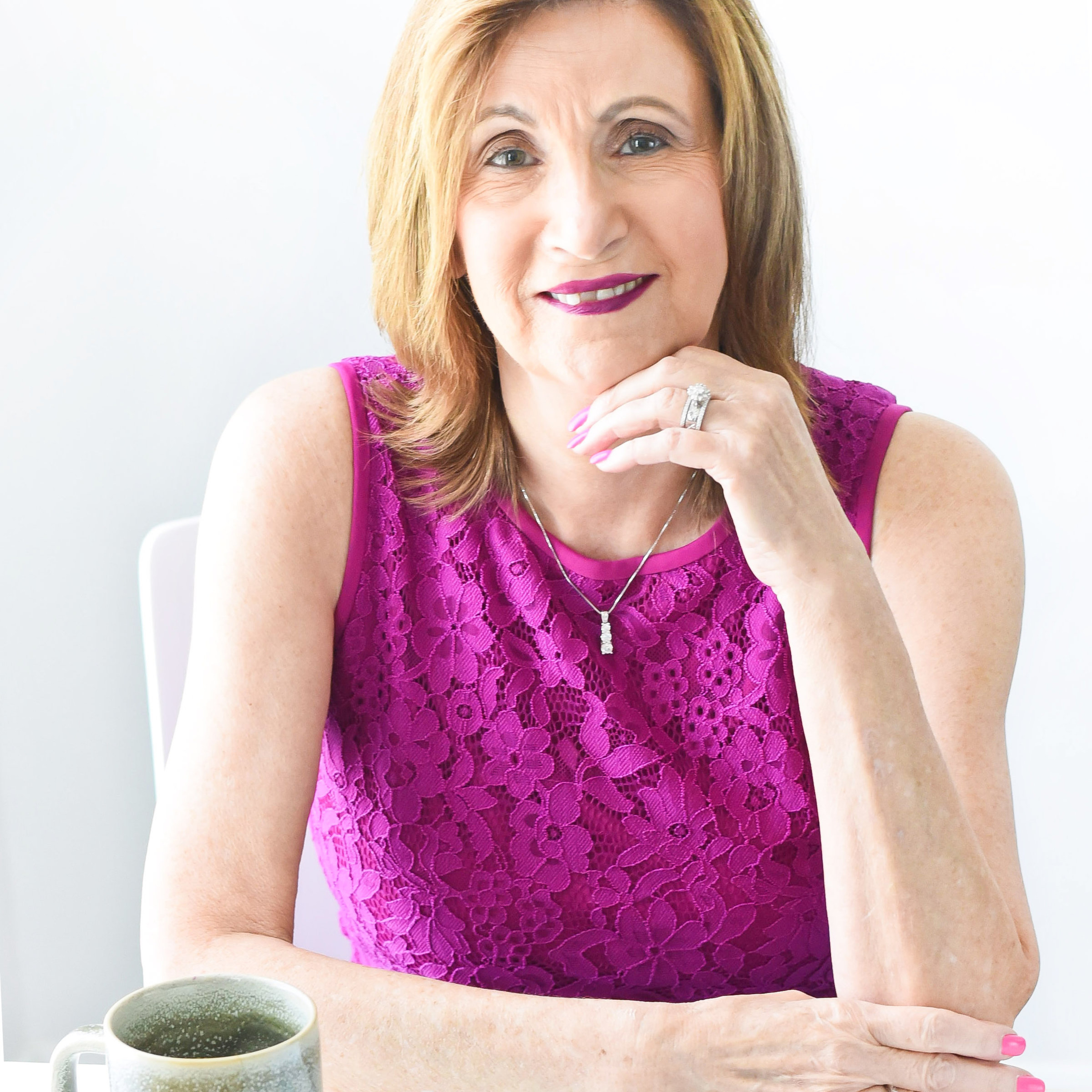 Phantom Electric Ghost Interviews: Lynne Wadsworth: Board Certified Holistic Health & Wellness Practitioner How Women Can Thrive in Midlife episode artwork