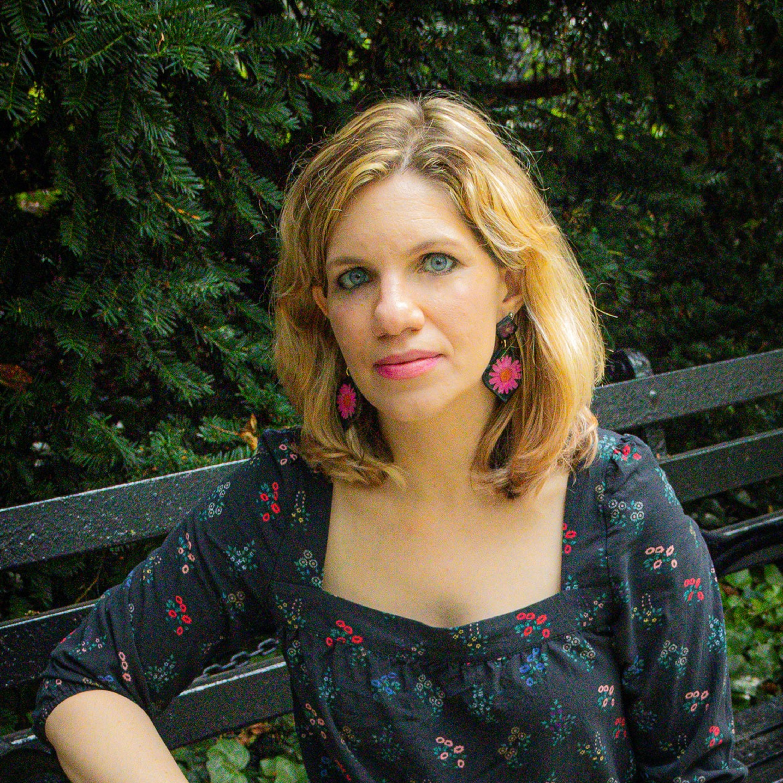 Sarah Seltzer|Overcoming rejection and doubt and life’s ups and downs to write your debut novel (Edited) episode artwork
