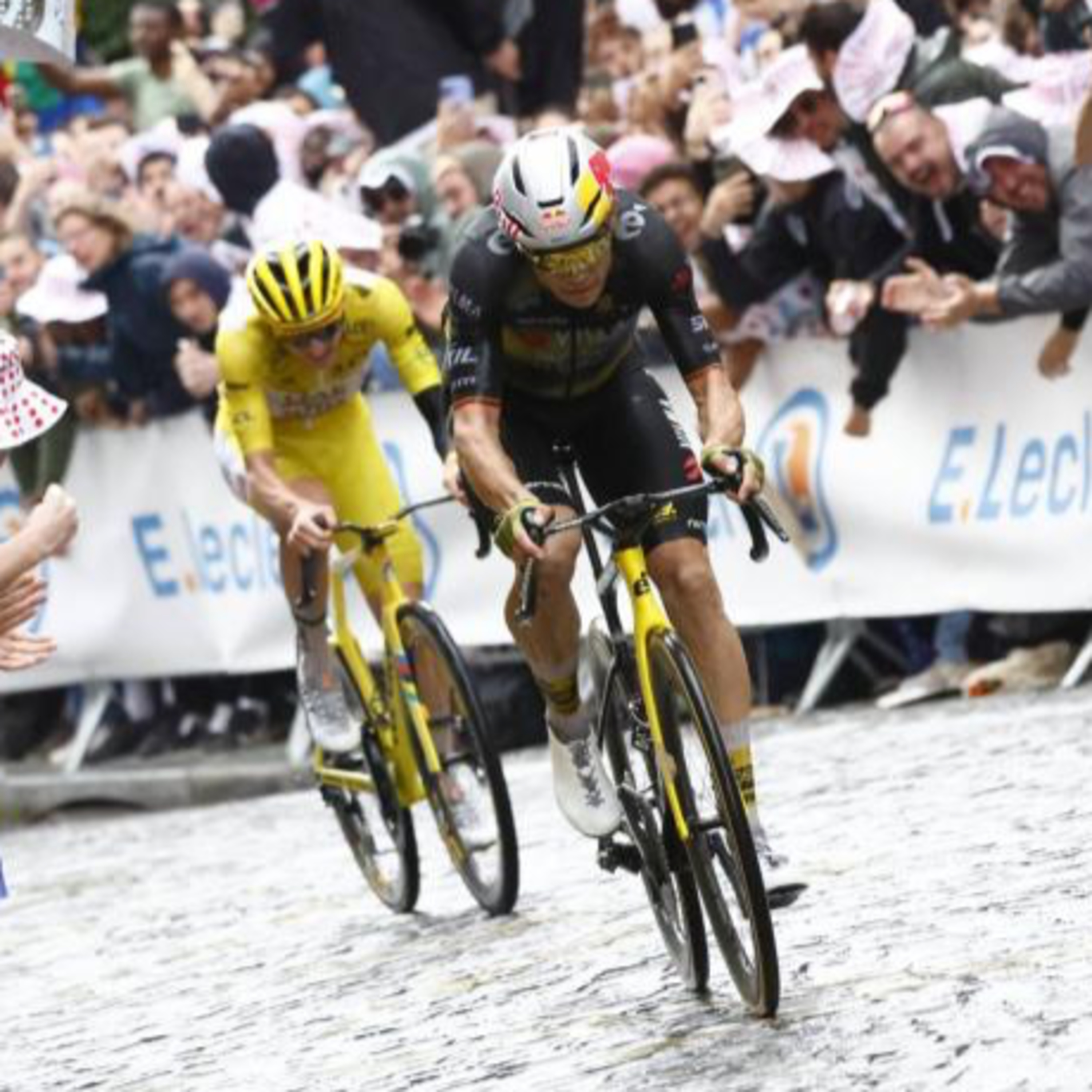 Tour 2025 (#21): Premiéra Montamrtre vyšla, Van Aert zdolal Pogačara