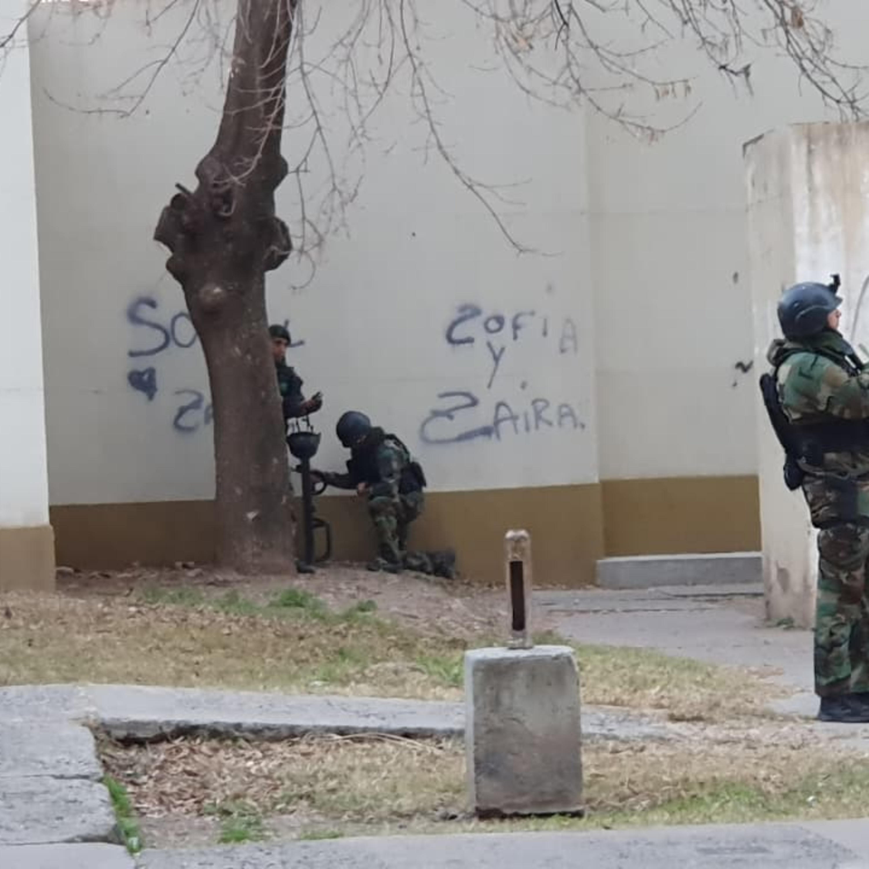 Alarma en el barrio Malvinas: Hallazgo de granada y mortero moviliza a la policía episode artwork