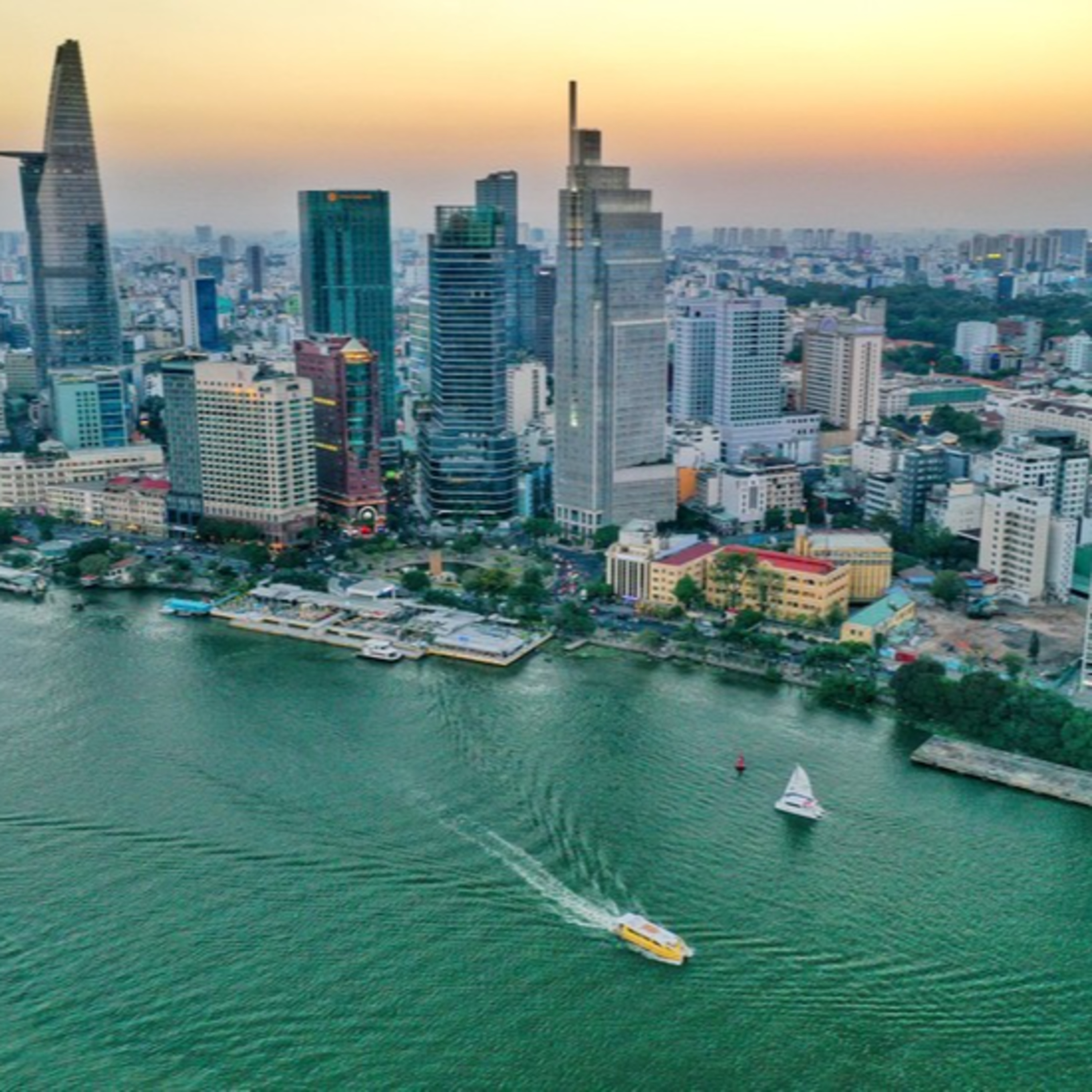TPHCM cần 1 nghị quyết mới, chặt chẽ, hiệu quả và đột phá hơn để phát huy tối đa nguồn lực cho phát triển  episode artwork