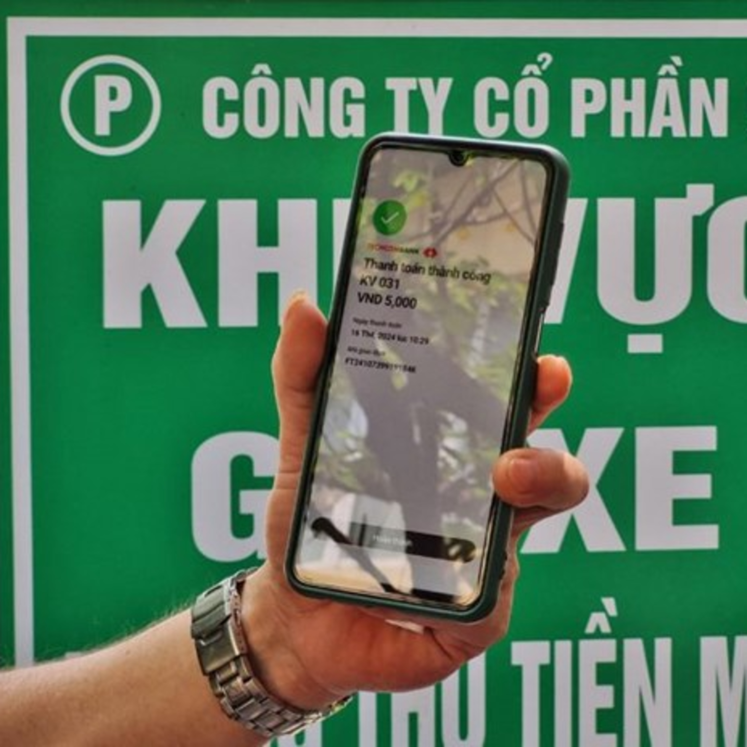 Thu phí gửi xe không dùng tiền mặt: lợi nhưng phải tiện episode artwork