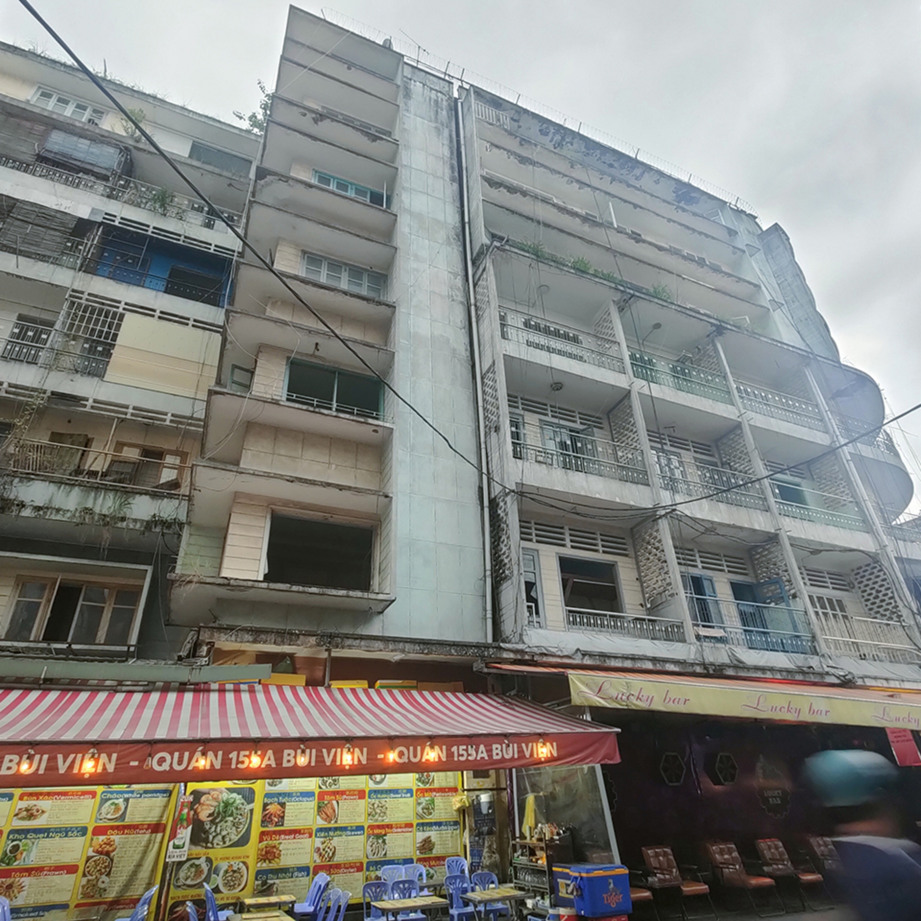 Chung cư cũ TpHCM: Giải pháp nào cho những ‘quả bom’ nổ chậm? episode artwork