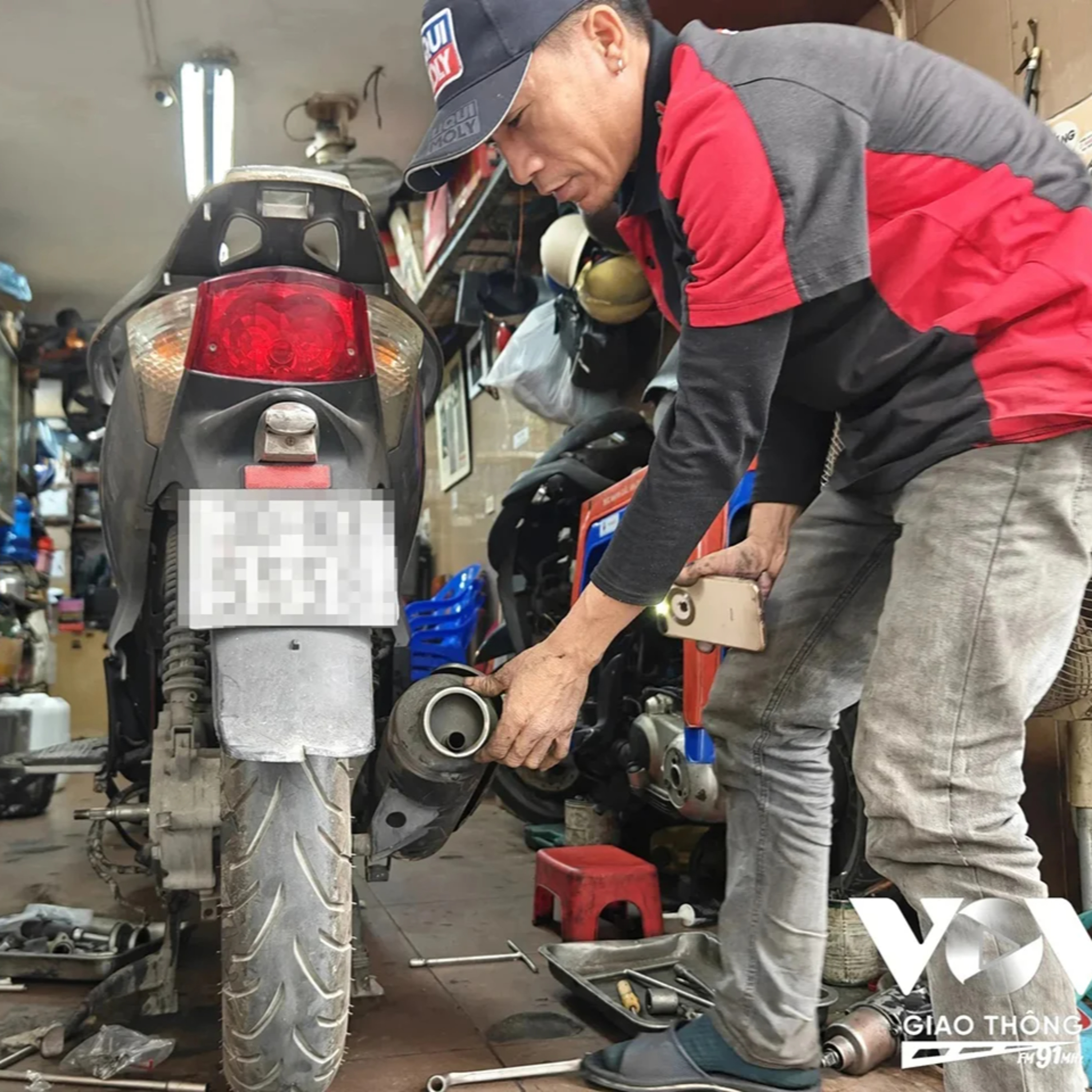 Kiểm định khí thải xe máy: Quản lý giá thế nào để tránh lạm thu?