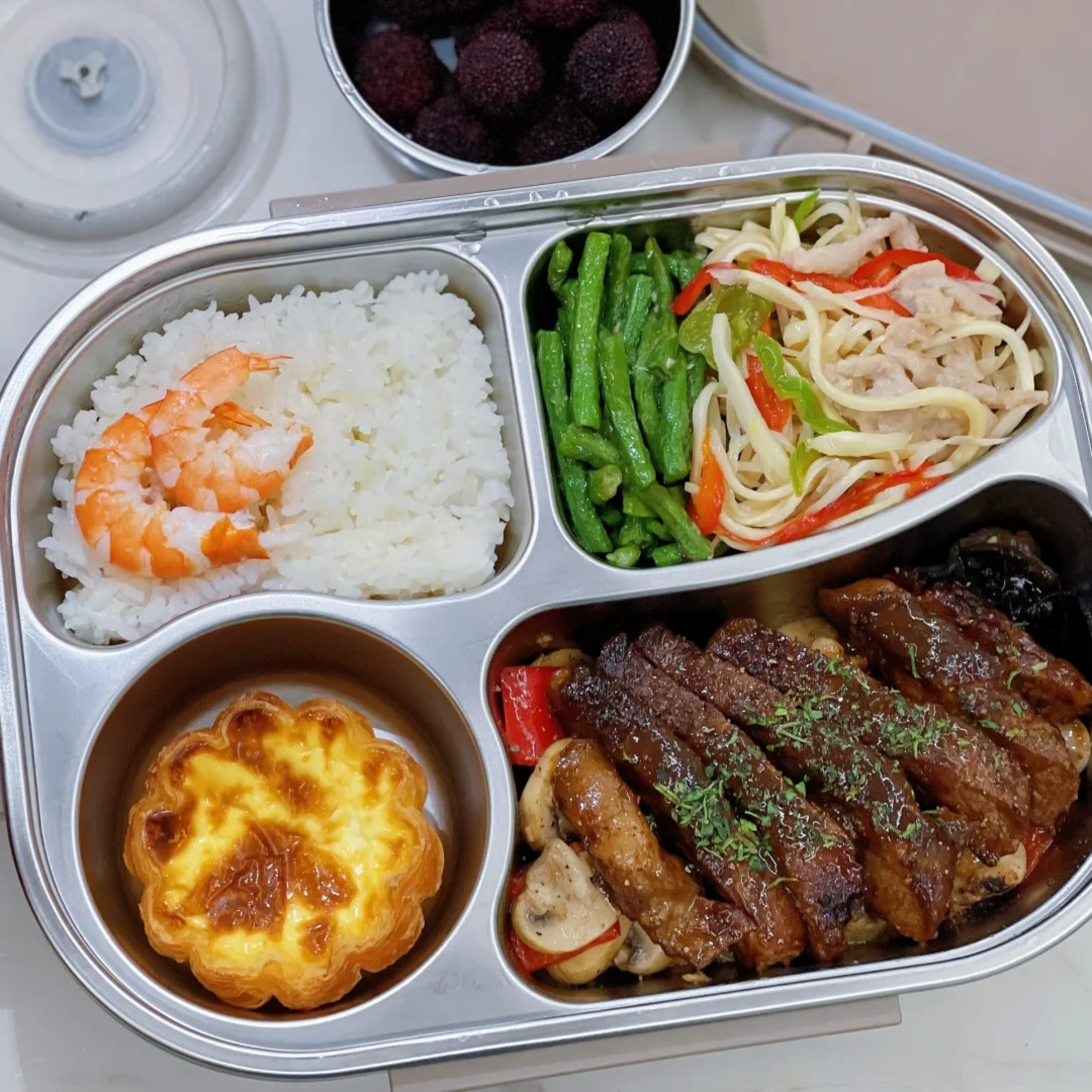 Chuyện hôm nay: Hộp cơm từ nhà