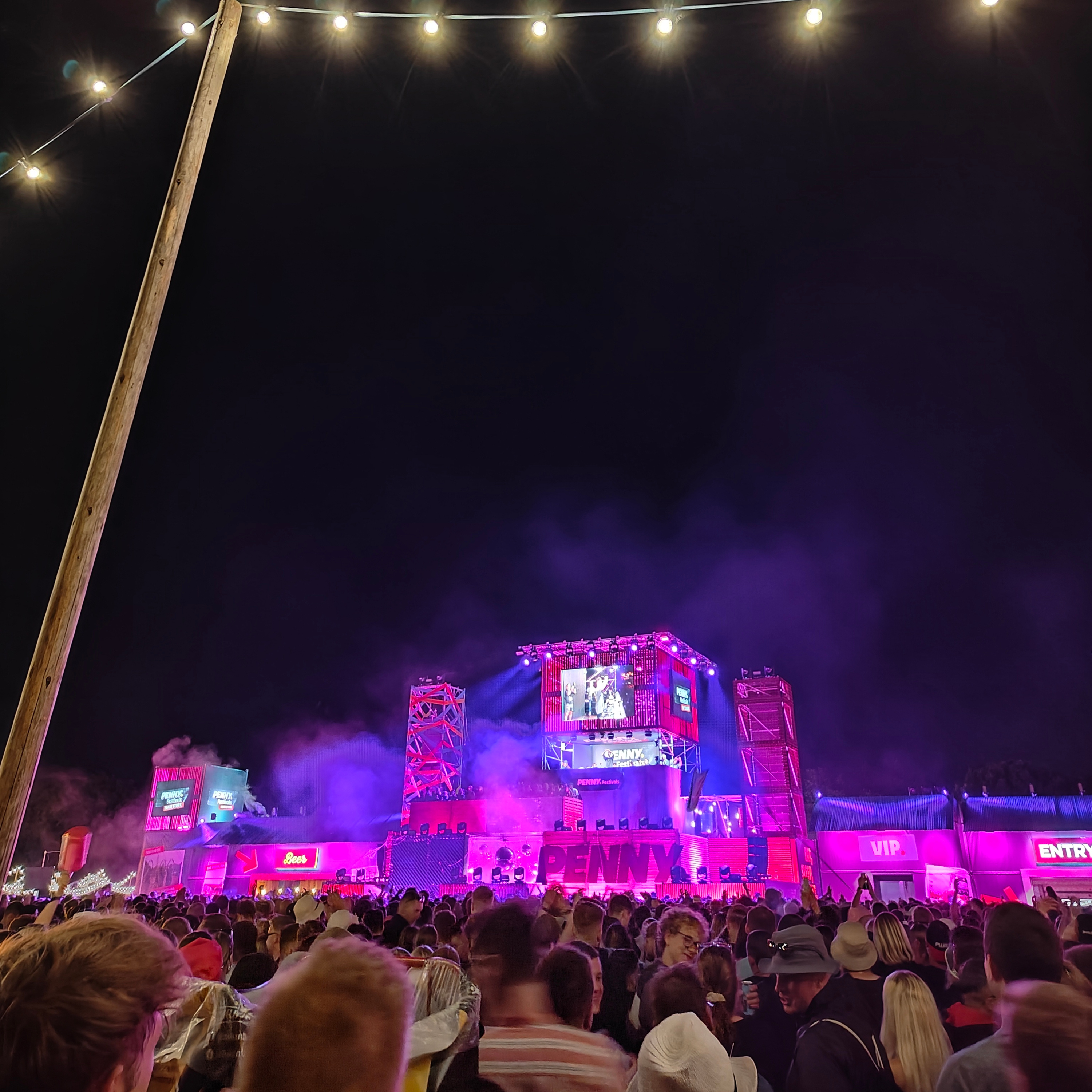 CFM live aus Parookaville episode artwork