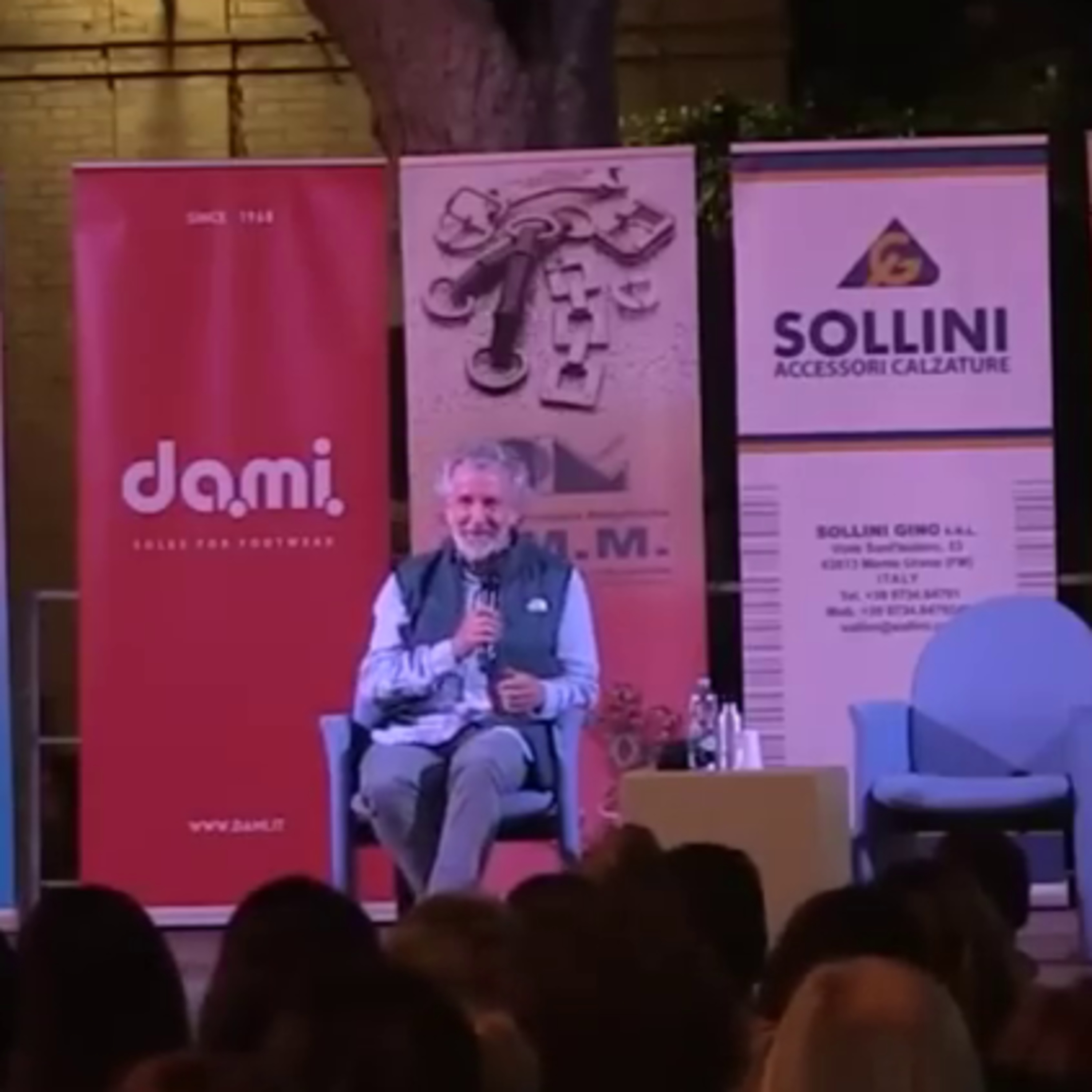 Mathematicus quidam, Petrus Georgius Odifreddi, in libello, qui modo vulgatus est, Christianam religionem tantum a stultis coli posse homullis adfirmavit.