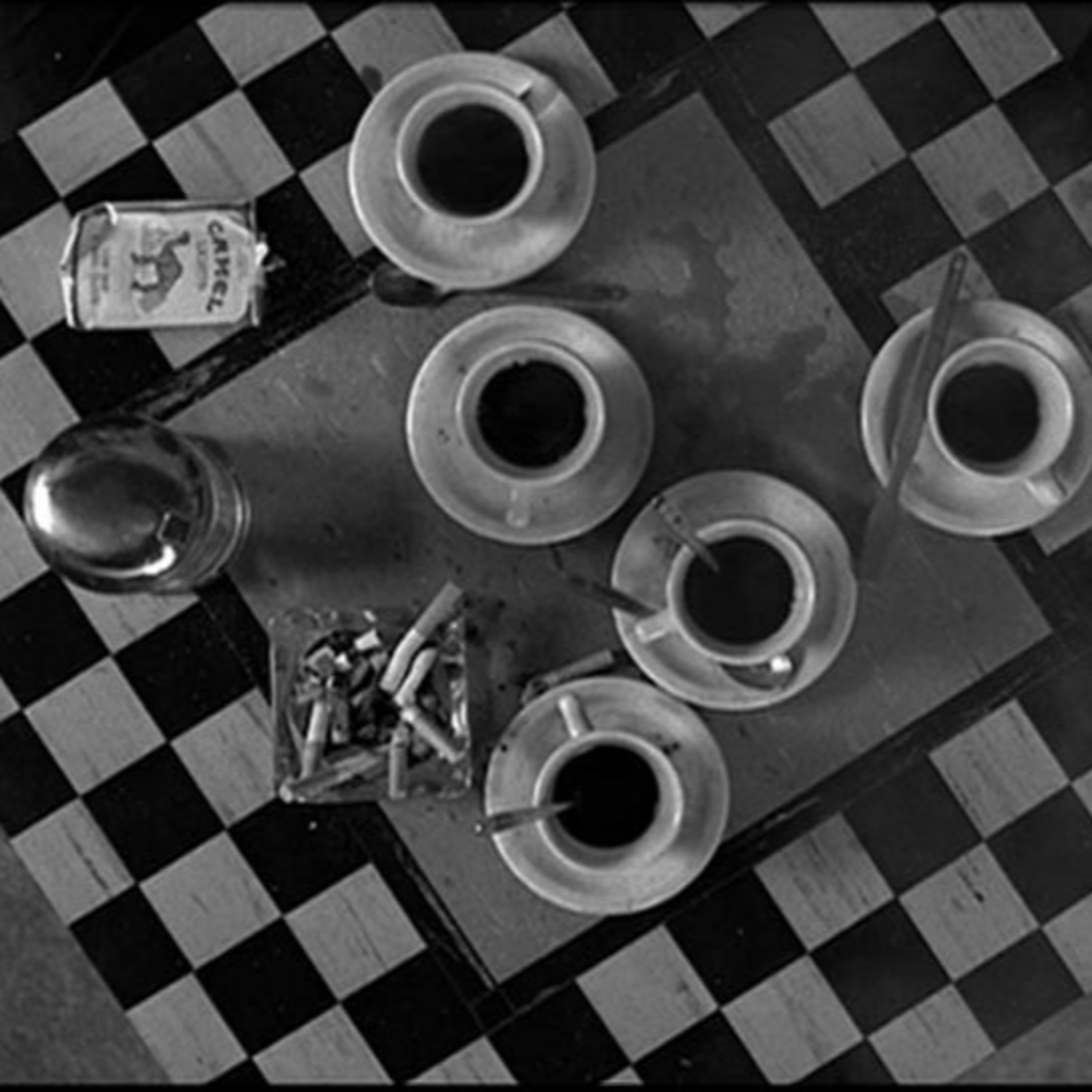 Un triste e bellissimo mondo: Coffee and Cigarettes