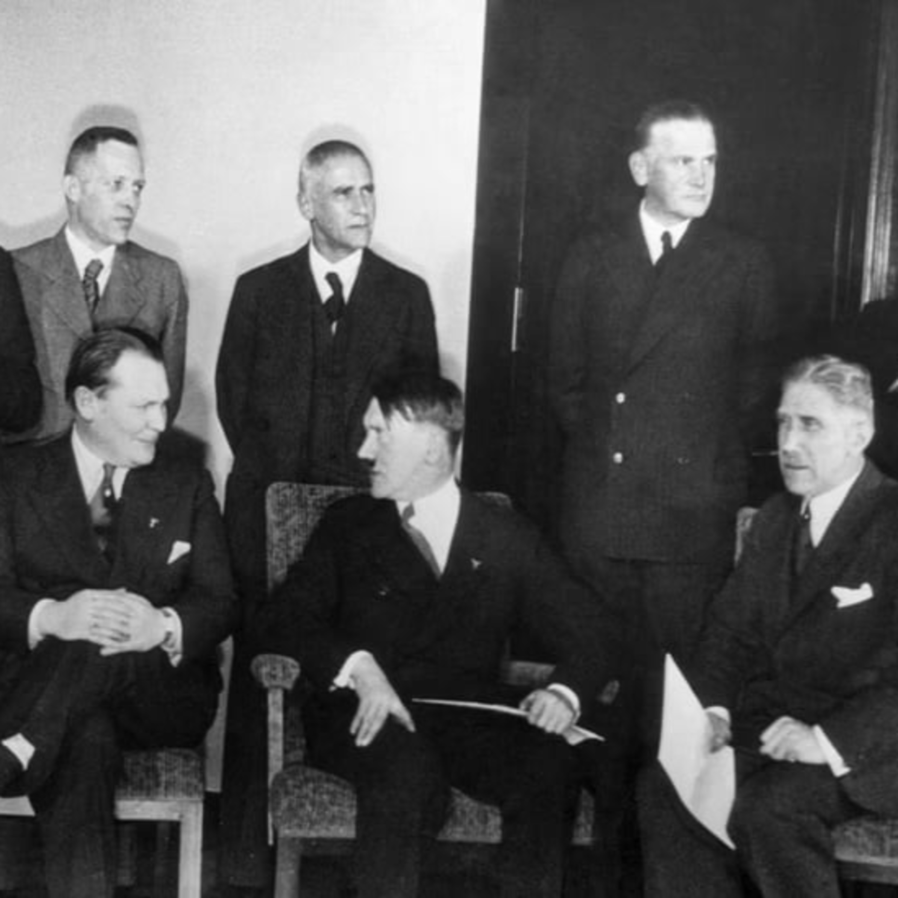 Jak Hitler zniszczył demokrację w 53 dni. Historia Nazistów - 20 // Za Rubieżą - 586