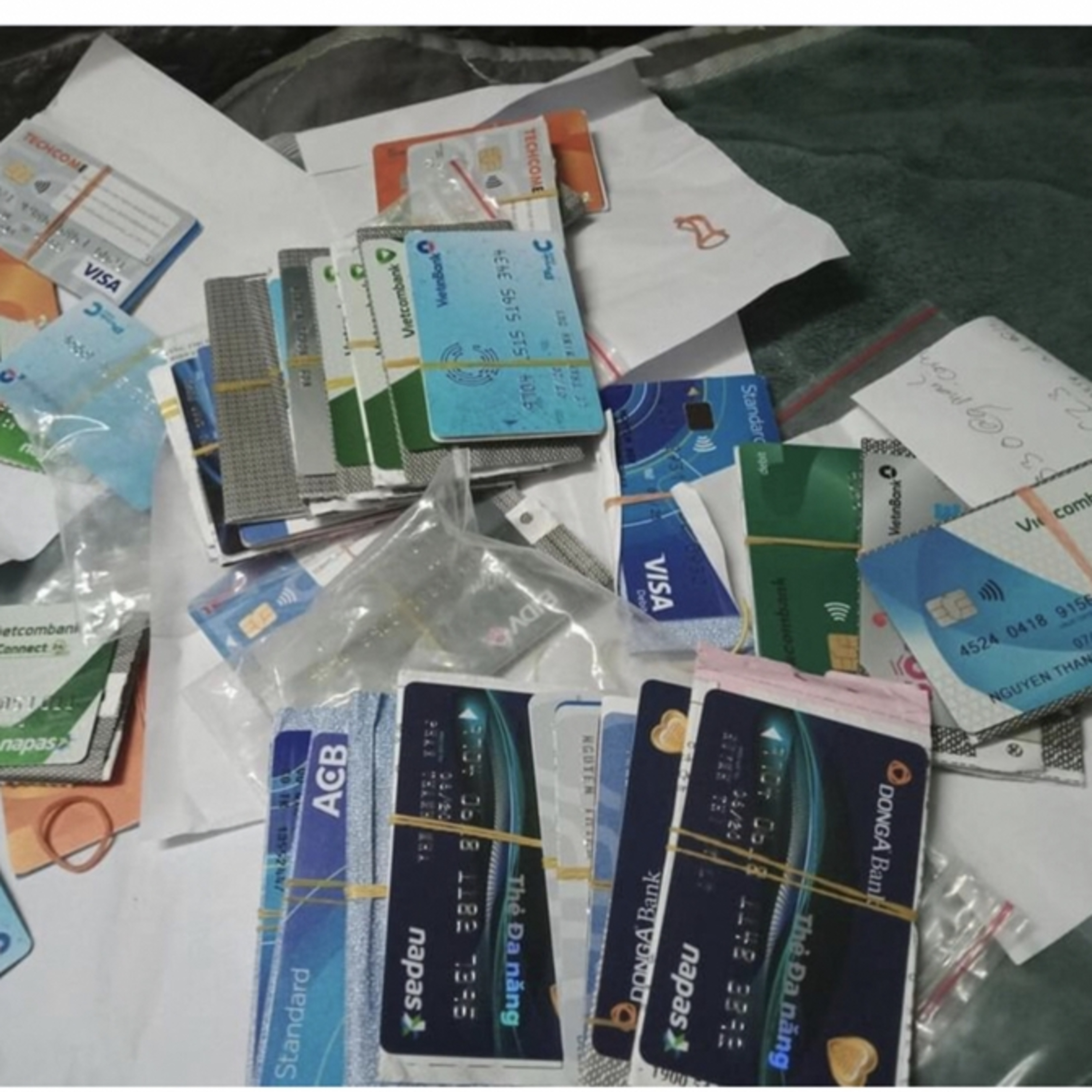 Ẩn họa từ việc mua bán tài khoản ngân hàng