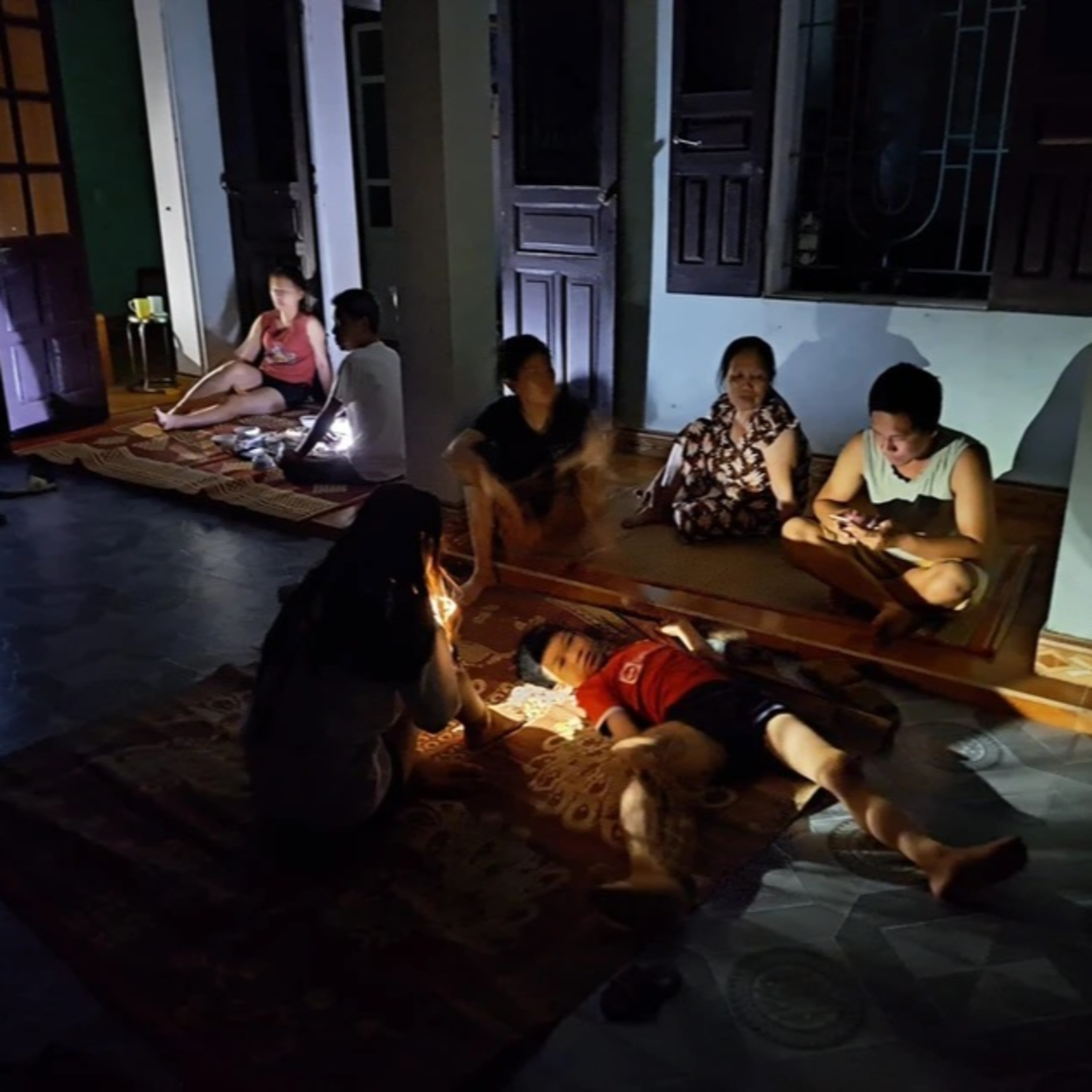 Cắt điện đột ngột và những lưu ý trong sinh hoạt