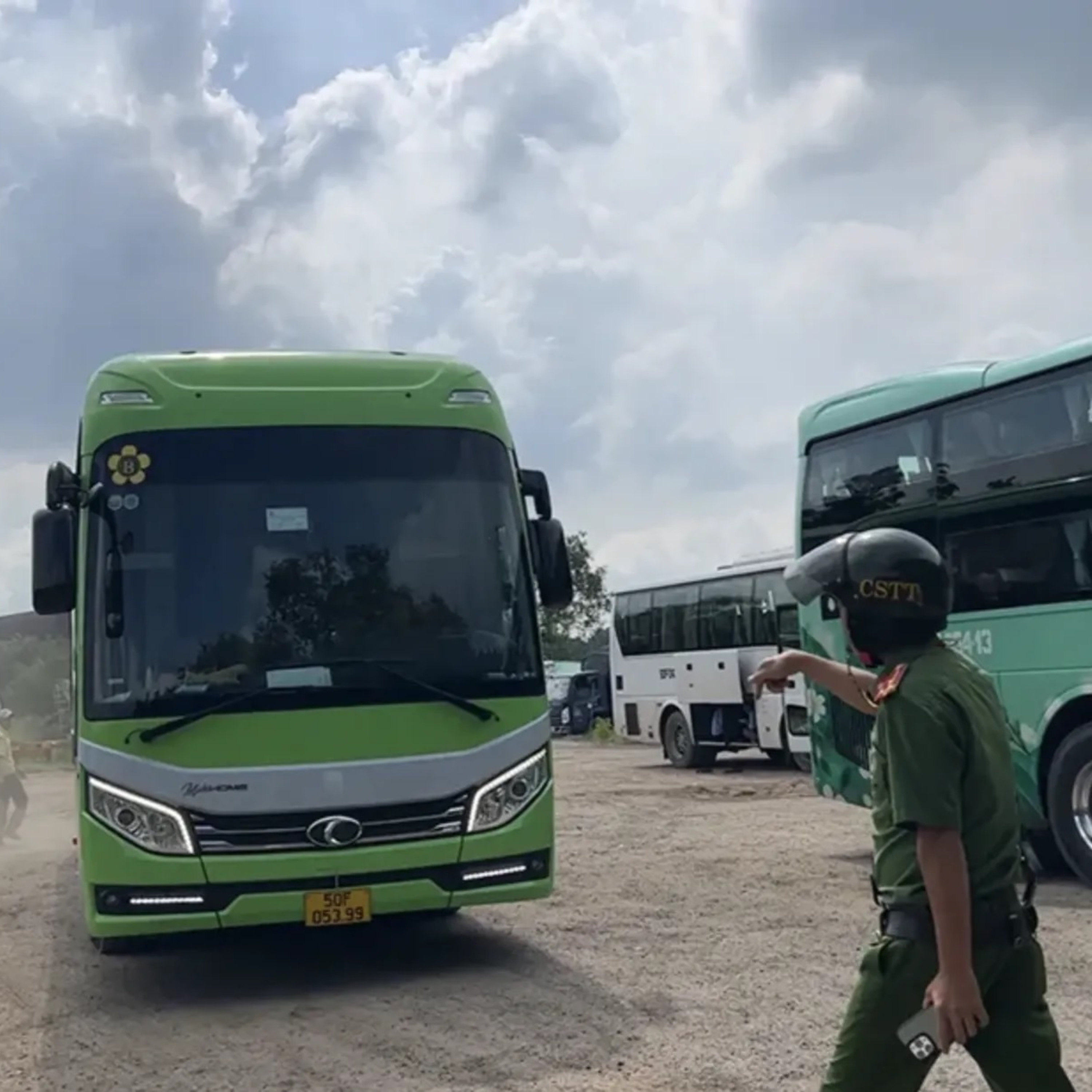 Cần hoàn thiện cơ sở pháp luật để hoạt động vận tải hành khách bằng ô tô đi vào ổn định episode artwork