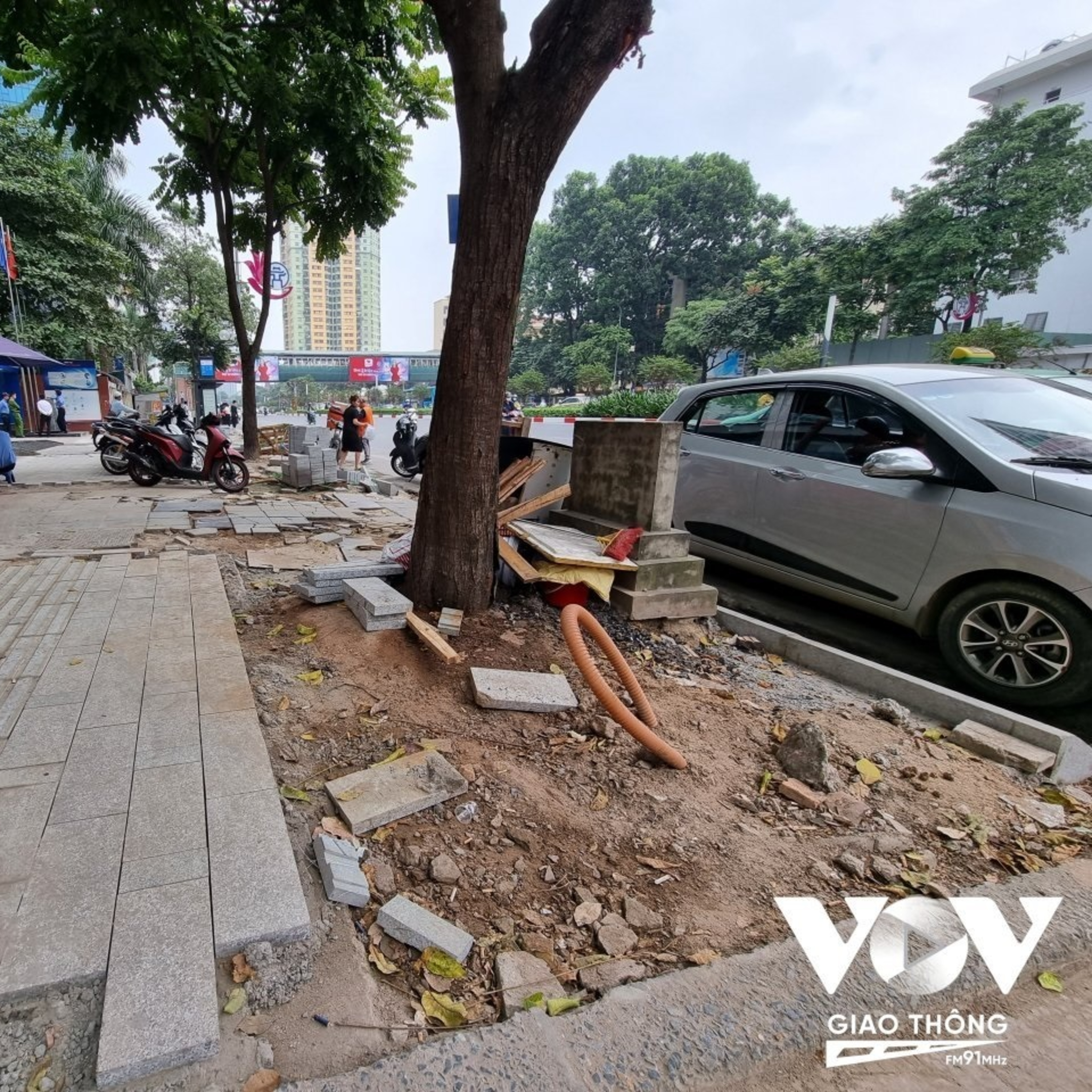 Trò chuyện trên phố: Vỉa hè cần “nghỉ ngơi”