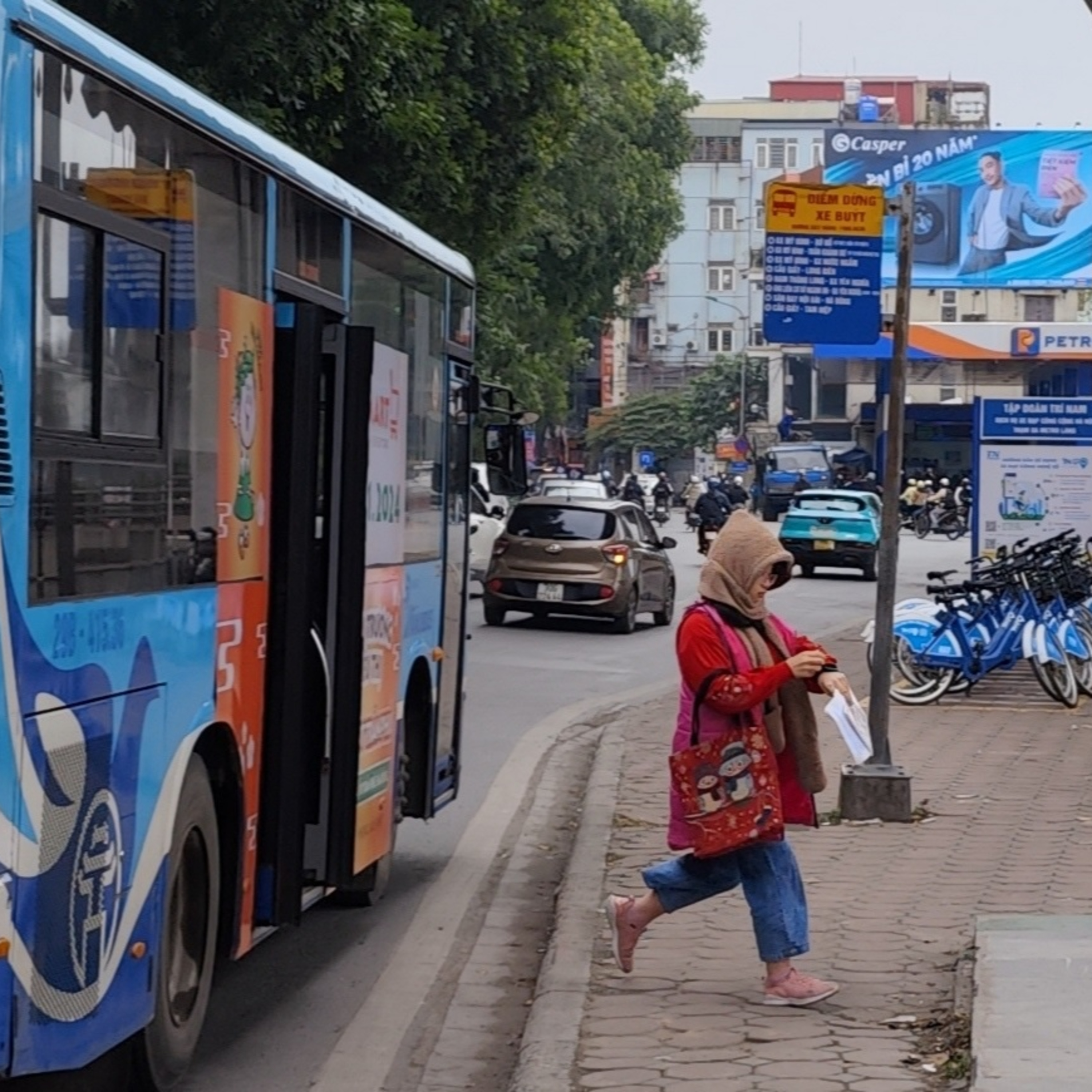 Trò chuyện trên phố: Trốn rét trên phương tiện công cộng