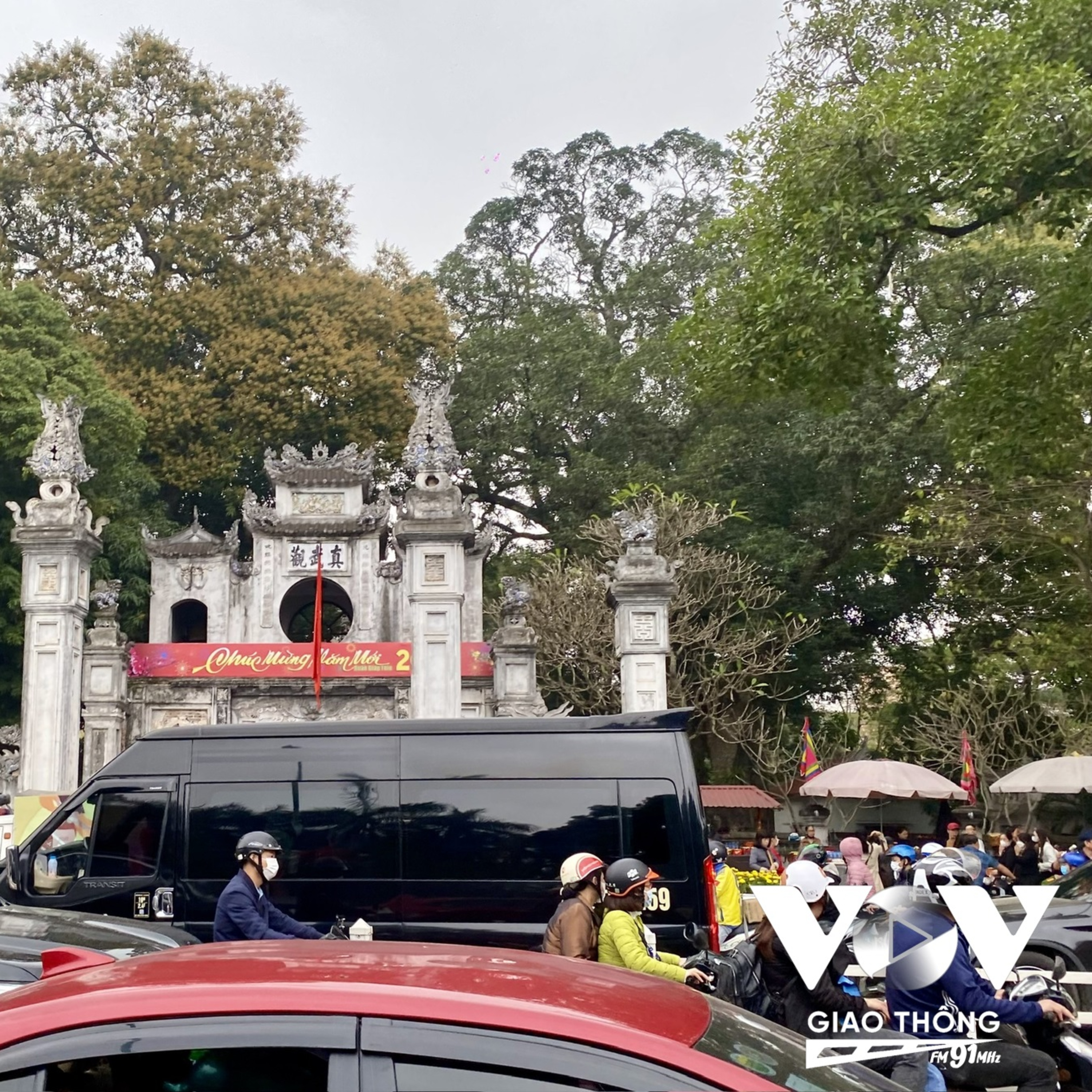 Trò chuyện trên phố: Chở khách đi du xuân: Niềm vui và lo lắng của tài xế khi tìm chỗ đỗ xe  episode artwork