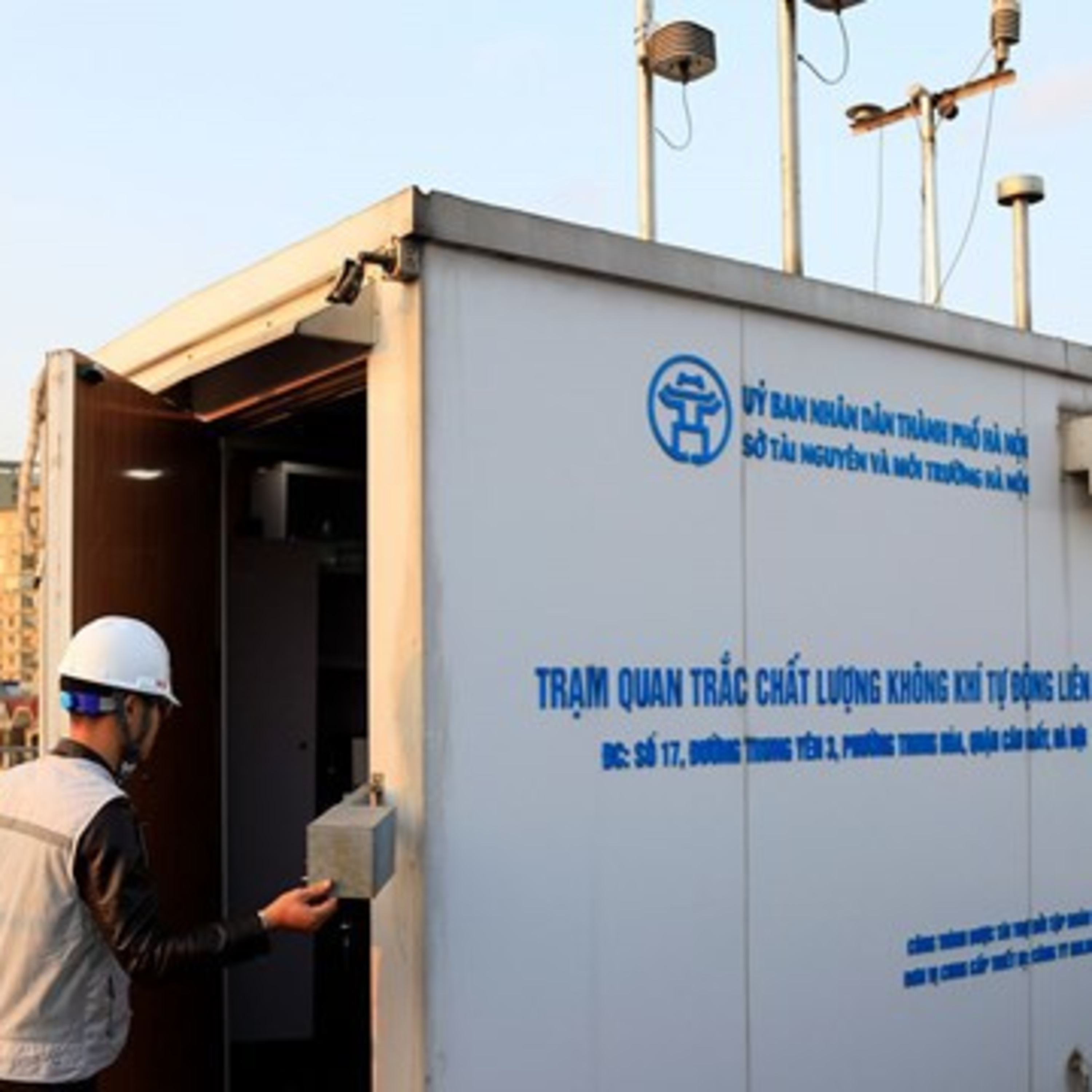 Quan trắc không khí: Có trạm "trắng" dữ liệu hàng tháng trời