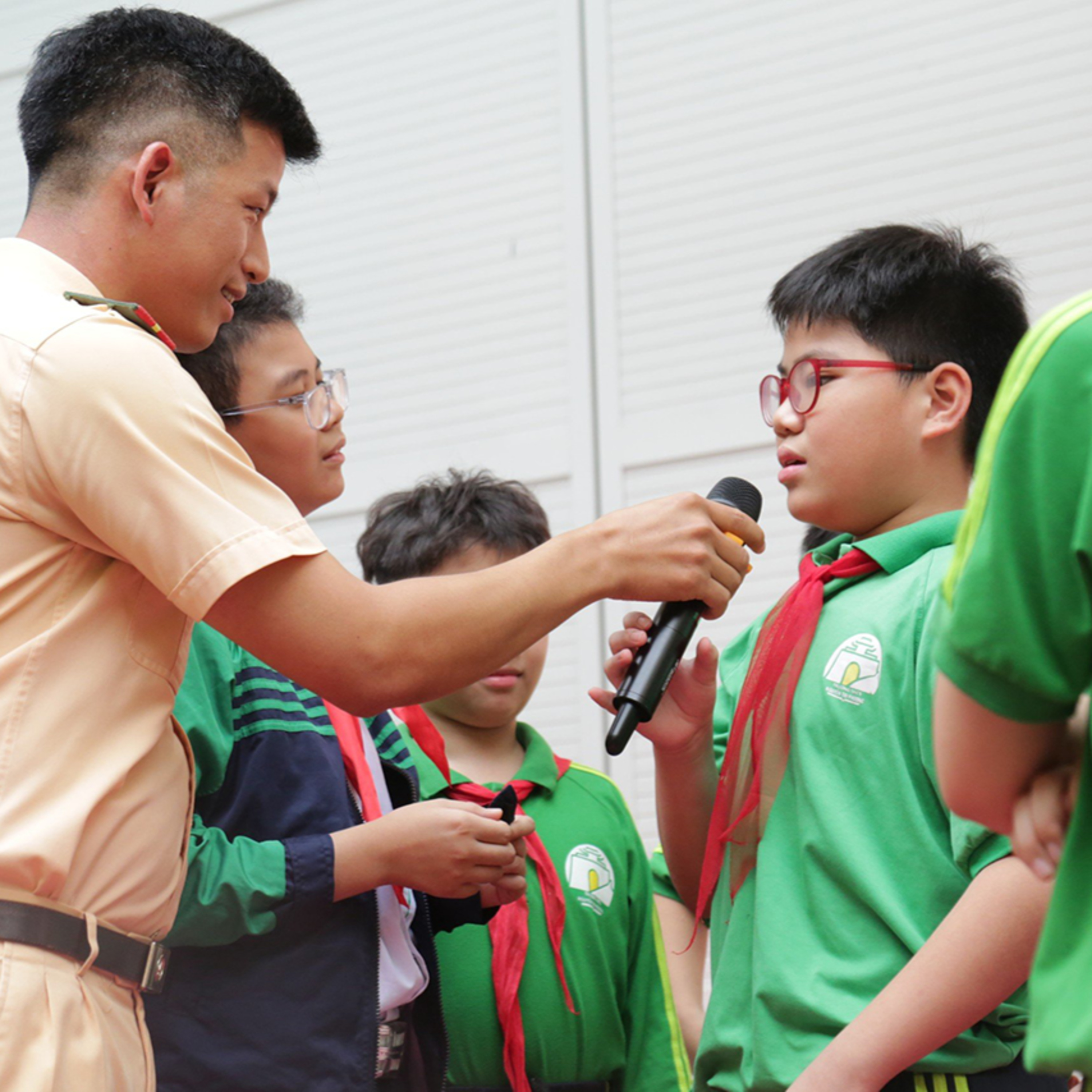 Thị thành ký: Để cổng trường thành khu vực an toàn cho học sinh