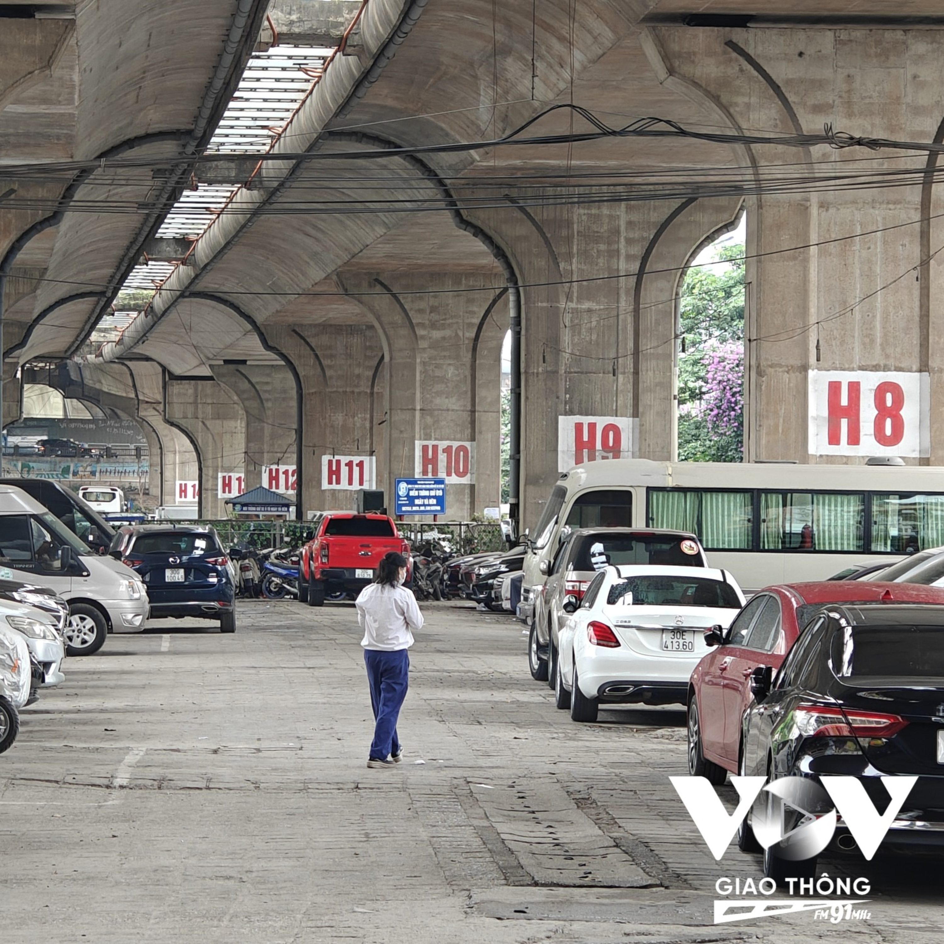 Trò chuyện trên phố: Cắn răng gửi xe dưới gầm cầu cạn, biết nguy hiểm nhưng không có lựa chọn episode artwork