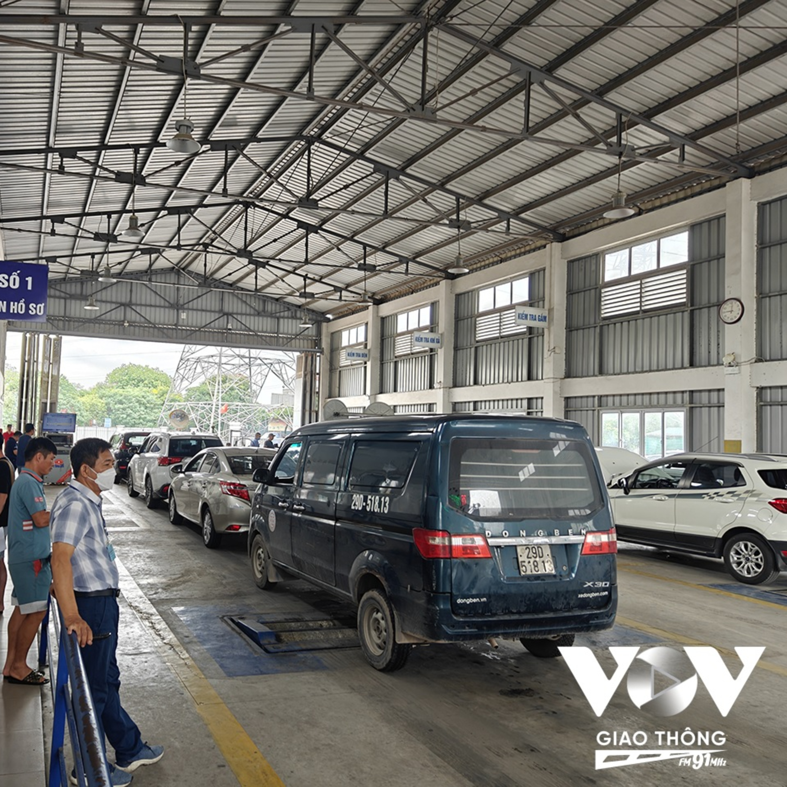 Trò chuyện trên phố: Xếp hàng chờ đăng kiểm, tài xế mong cải thiện tính minh bạch, hiệu quả episode artwork