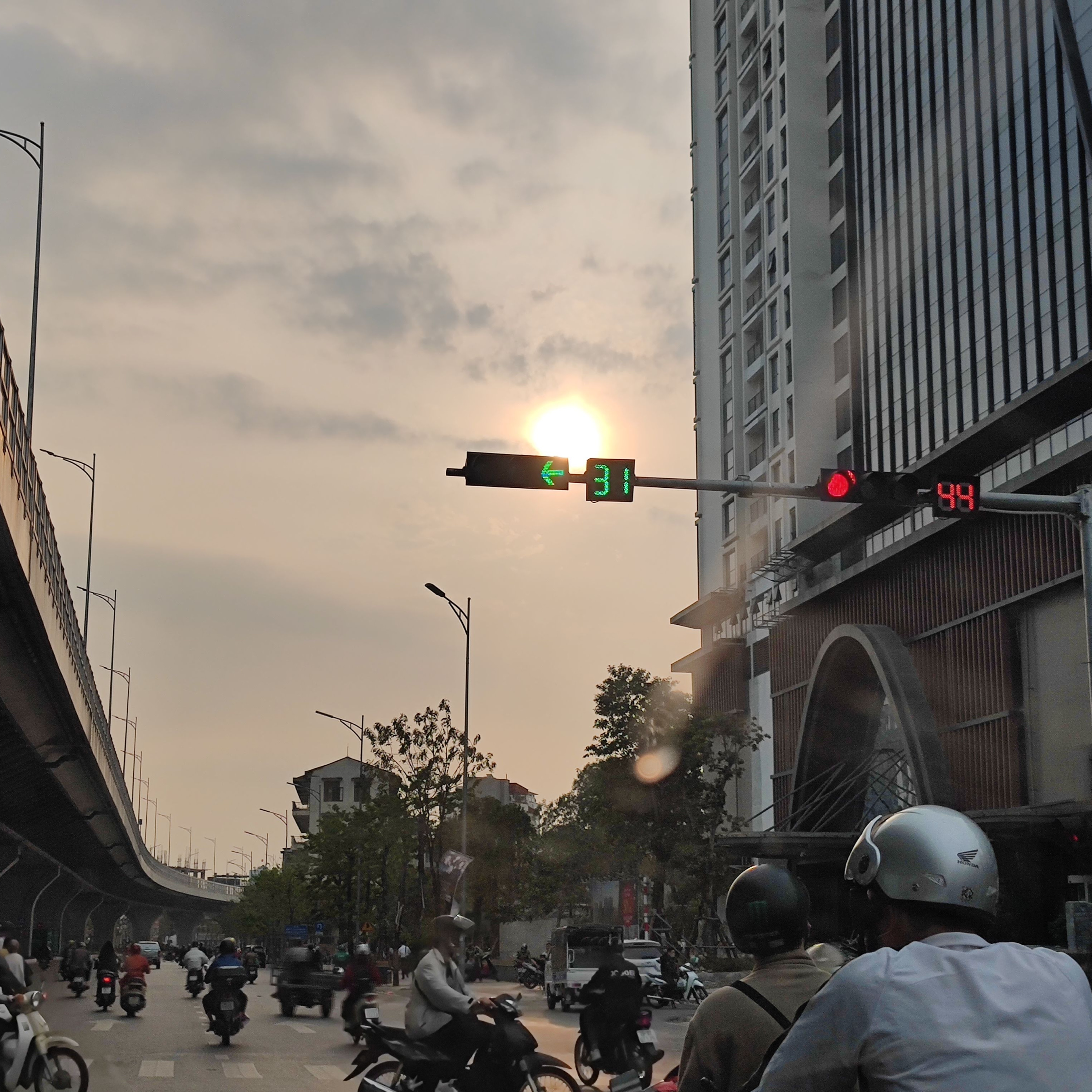 Thí điểm bỏ bộ đếm giây: Tài xế nói gì? episode artwork