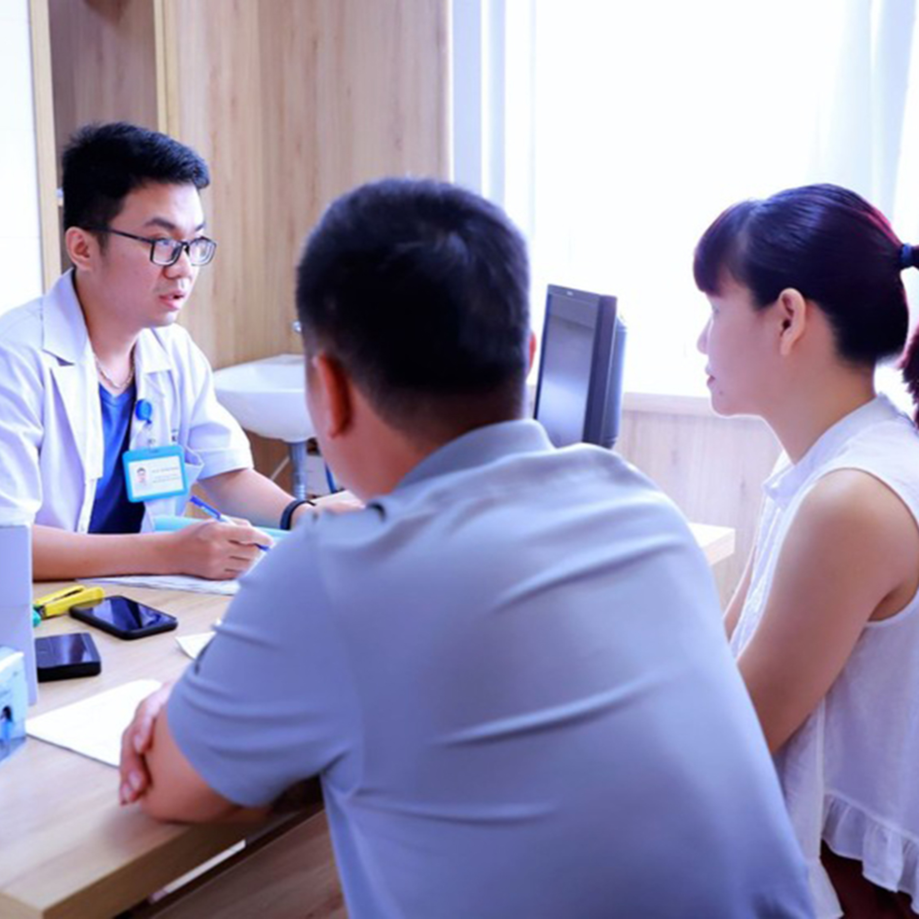 Đối thoại: Cần đánh giá kỹ trước khi luật hóa quy định khám sức khỏe tiền hôn nhân episode artwork