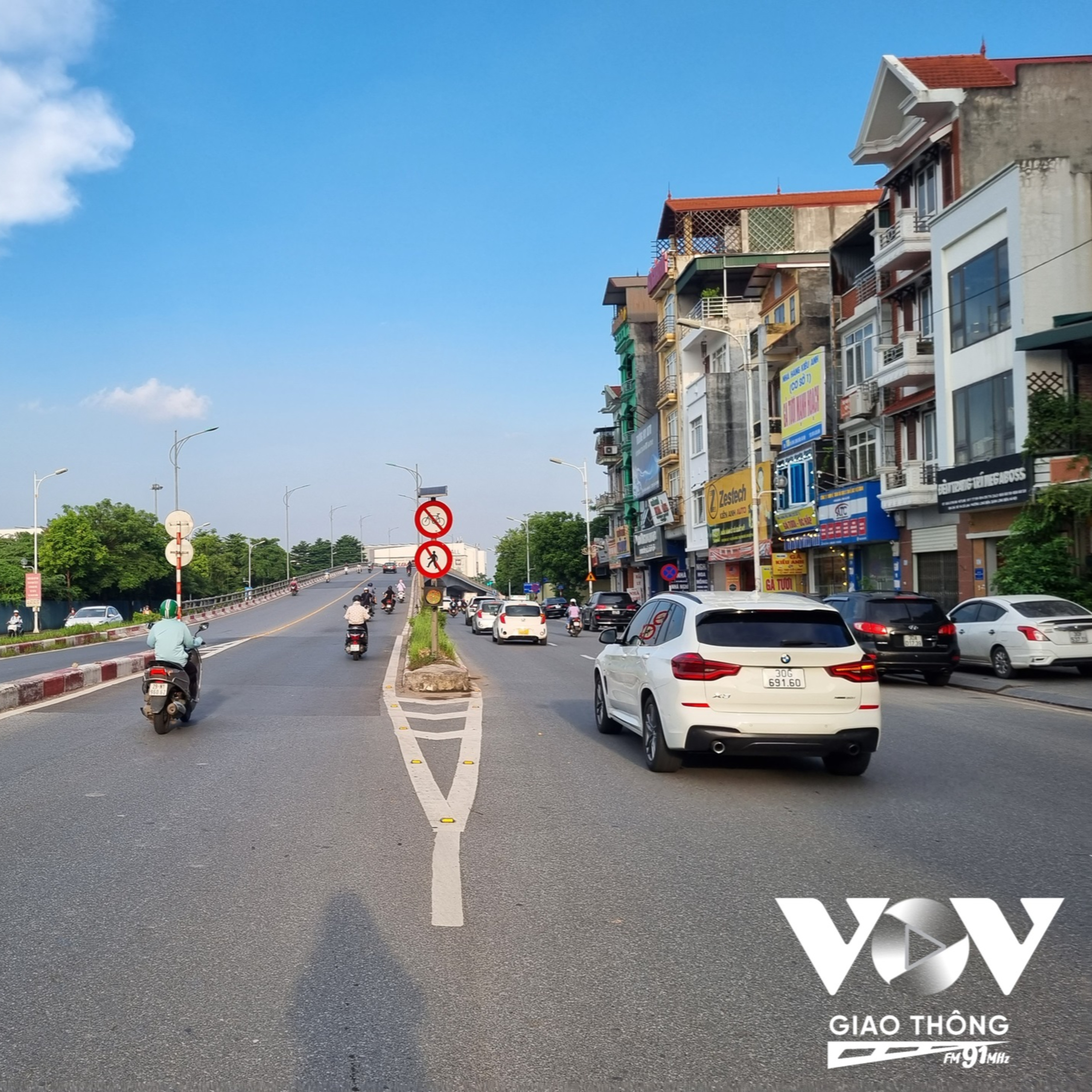 Trò chuyện trên phố: Vạch xương cá quá ngắn, nhiều cầu vượt tiềm ẩn nguy cơ mất an toàn episode artwork