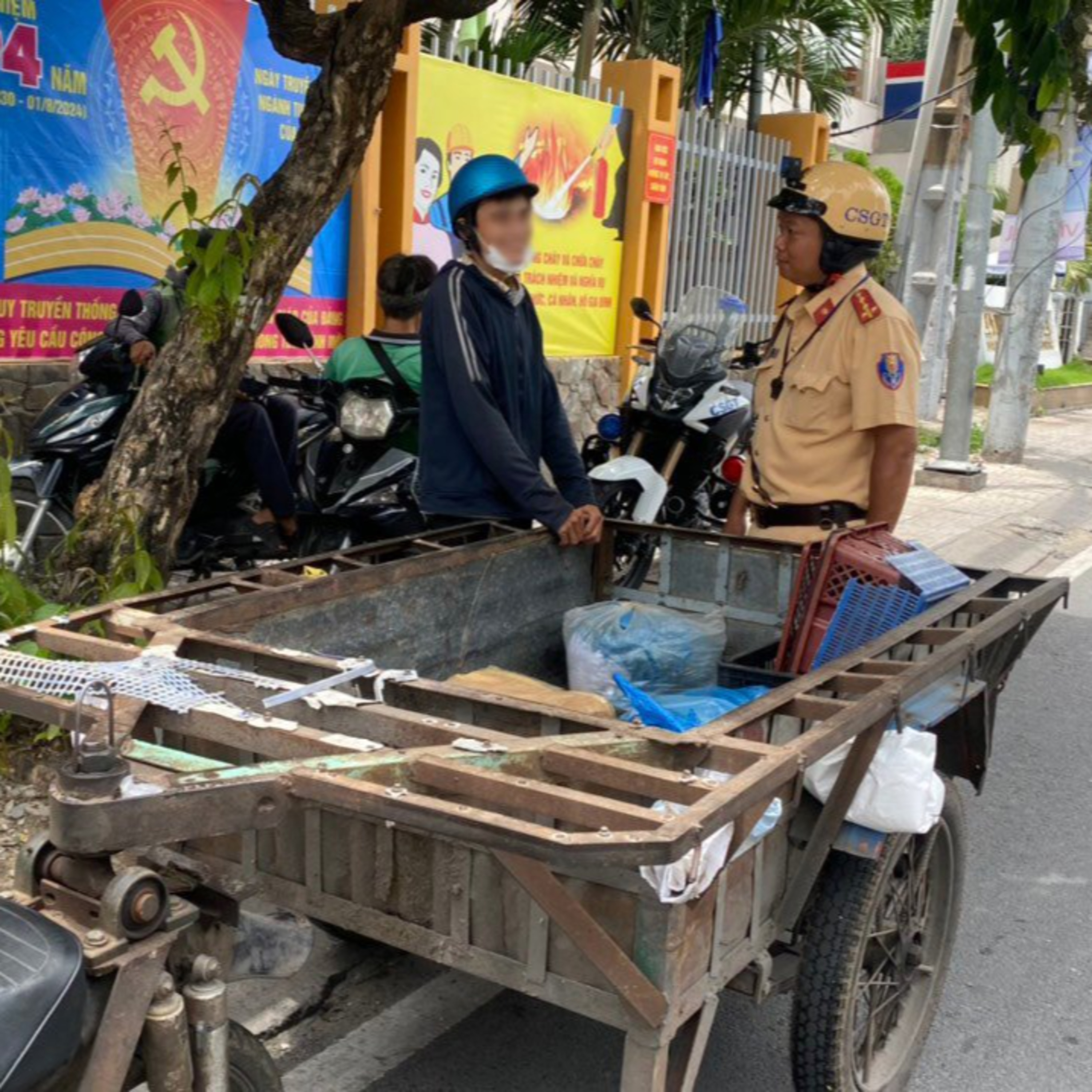 Xử lý xe thô sơ, tự chế: Cần đi đôi với hỗ trợ chuyển đổi phương tiện, nghề nghiệp episode artwork