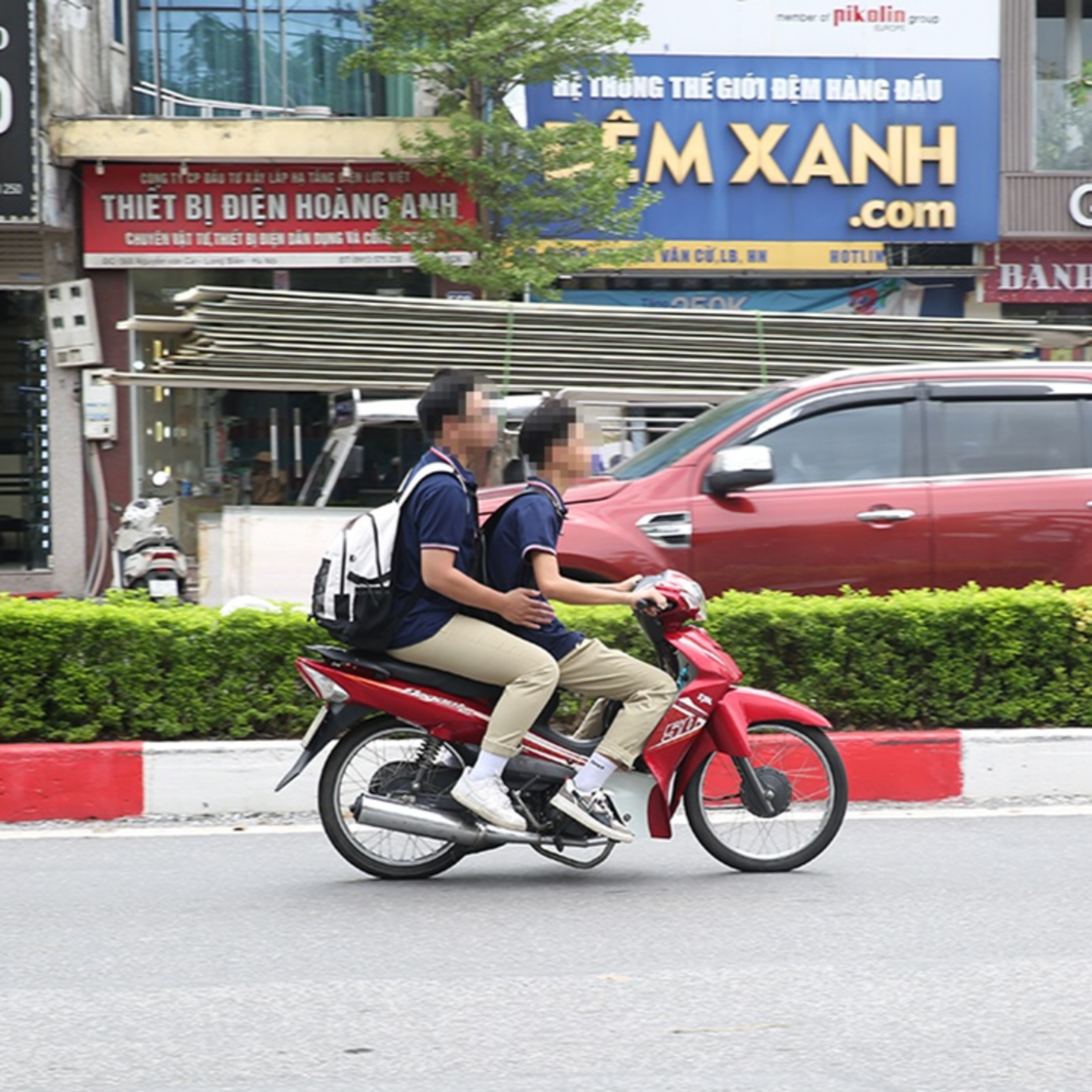 Đối thoại: TP.HCM tăng cường triển khai đảm bảo ATGT cho học sinh episode artwork