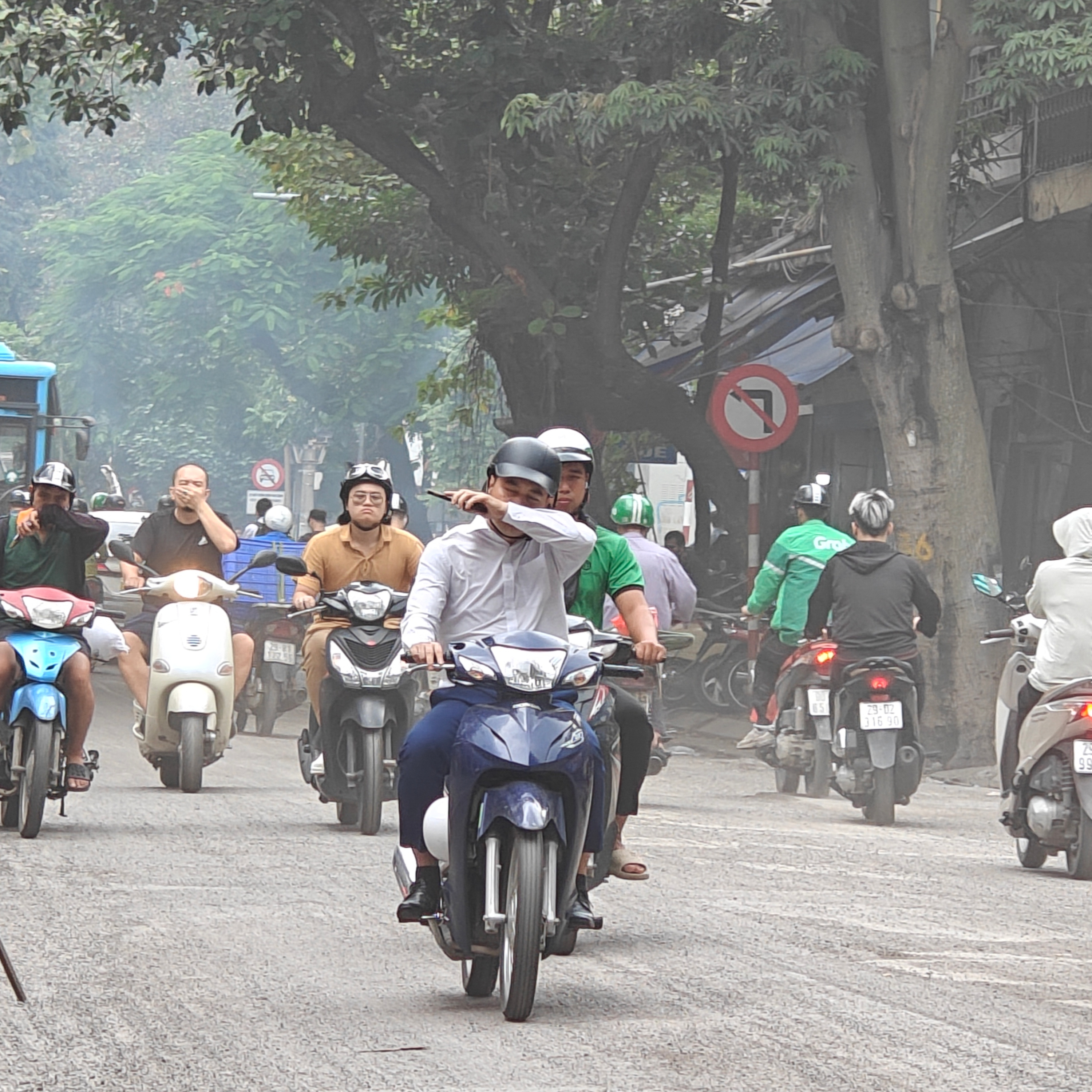 Người dân mong sớm giải cứu “vùng đỏ” ô nhiễm không khí
