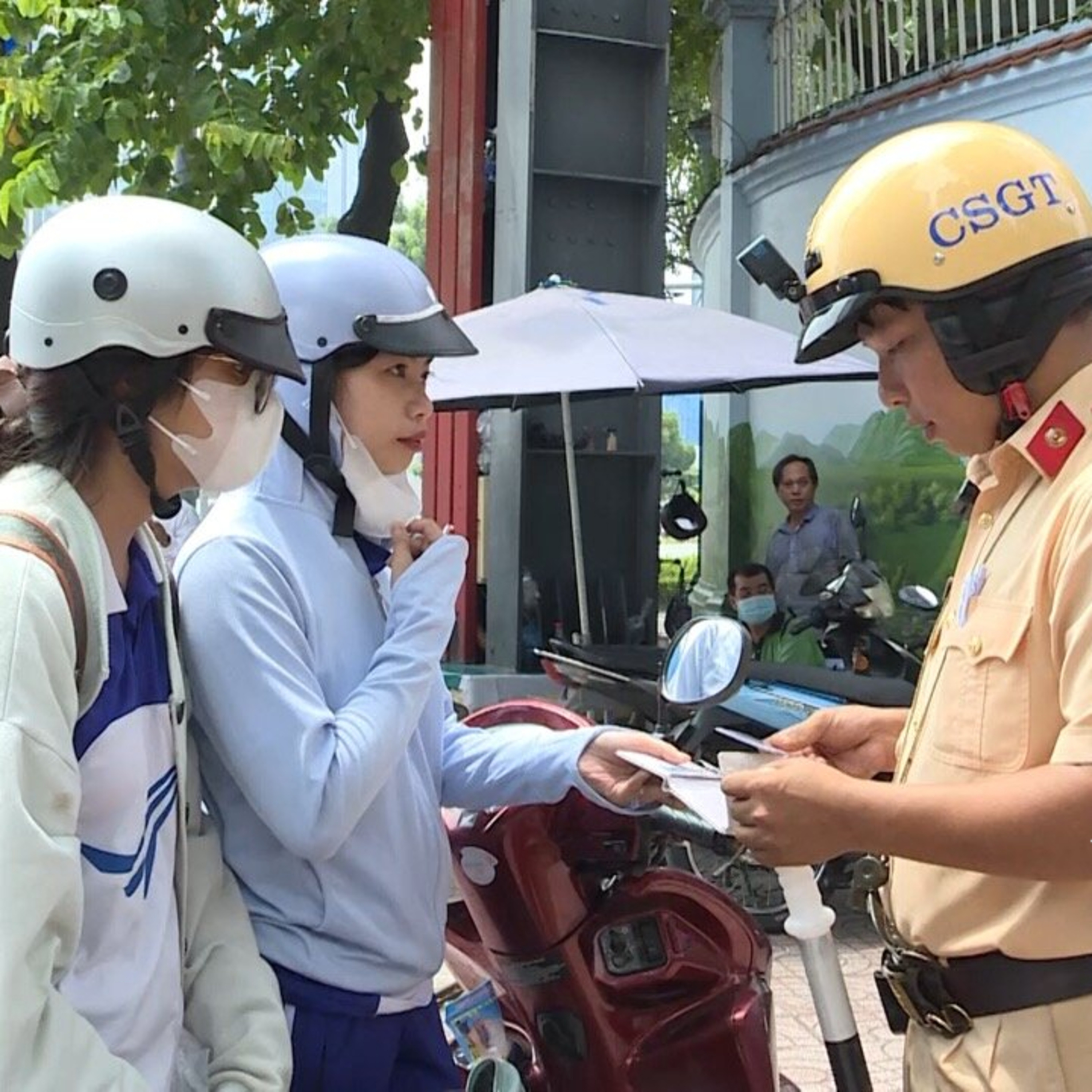 Đối thoại: Vì sao Bộ Công an đề xuất tăng nặng xử phạt hành vì giao xe cho người chưa đủ tuổi? episode artwork