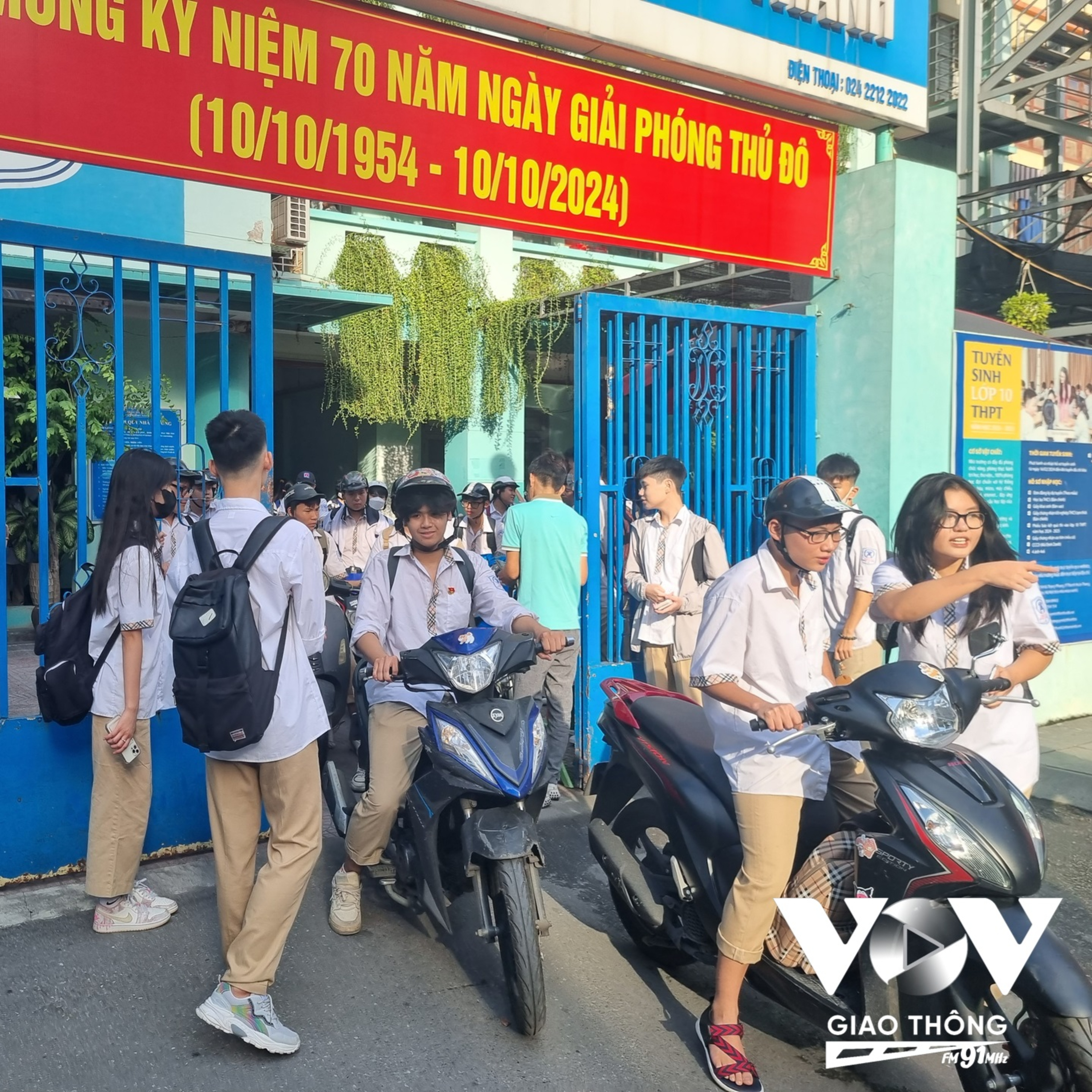 Trò chuyện trên phố: Xử lý học sinh đi xe mô tô từ bãi giữ xe trường học