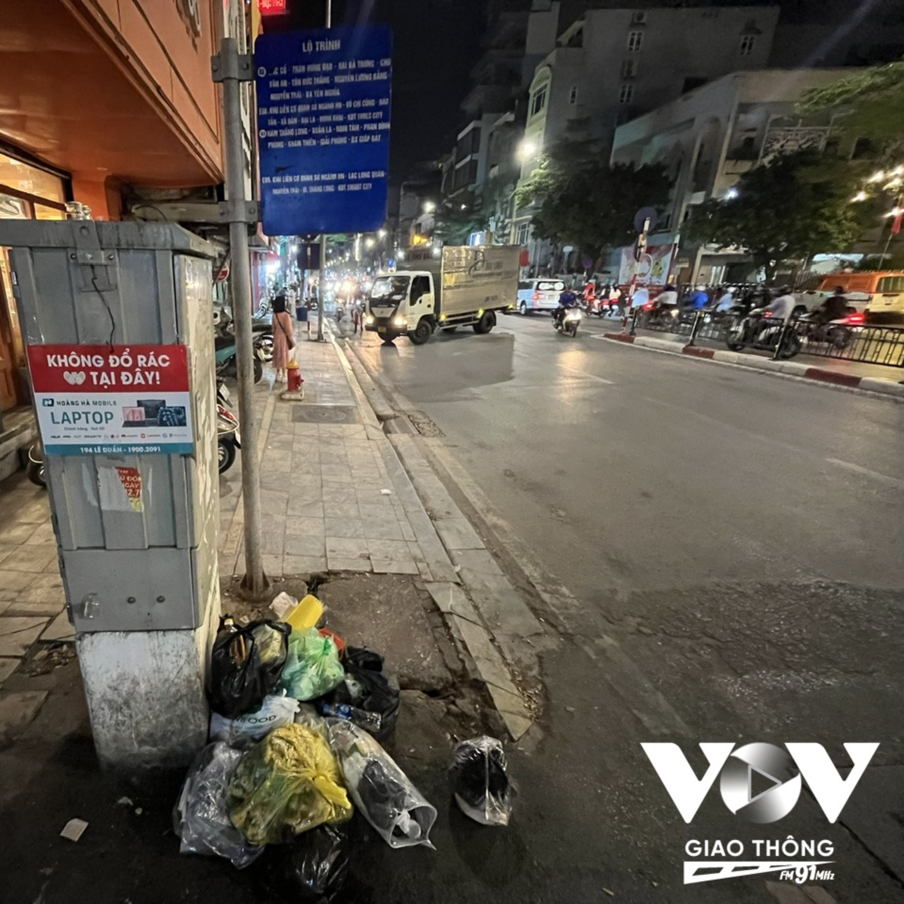 Trò chuyện trên phố: Rác thải vây quanh trạm xe buýt episode artwork