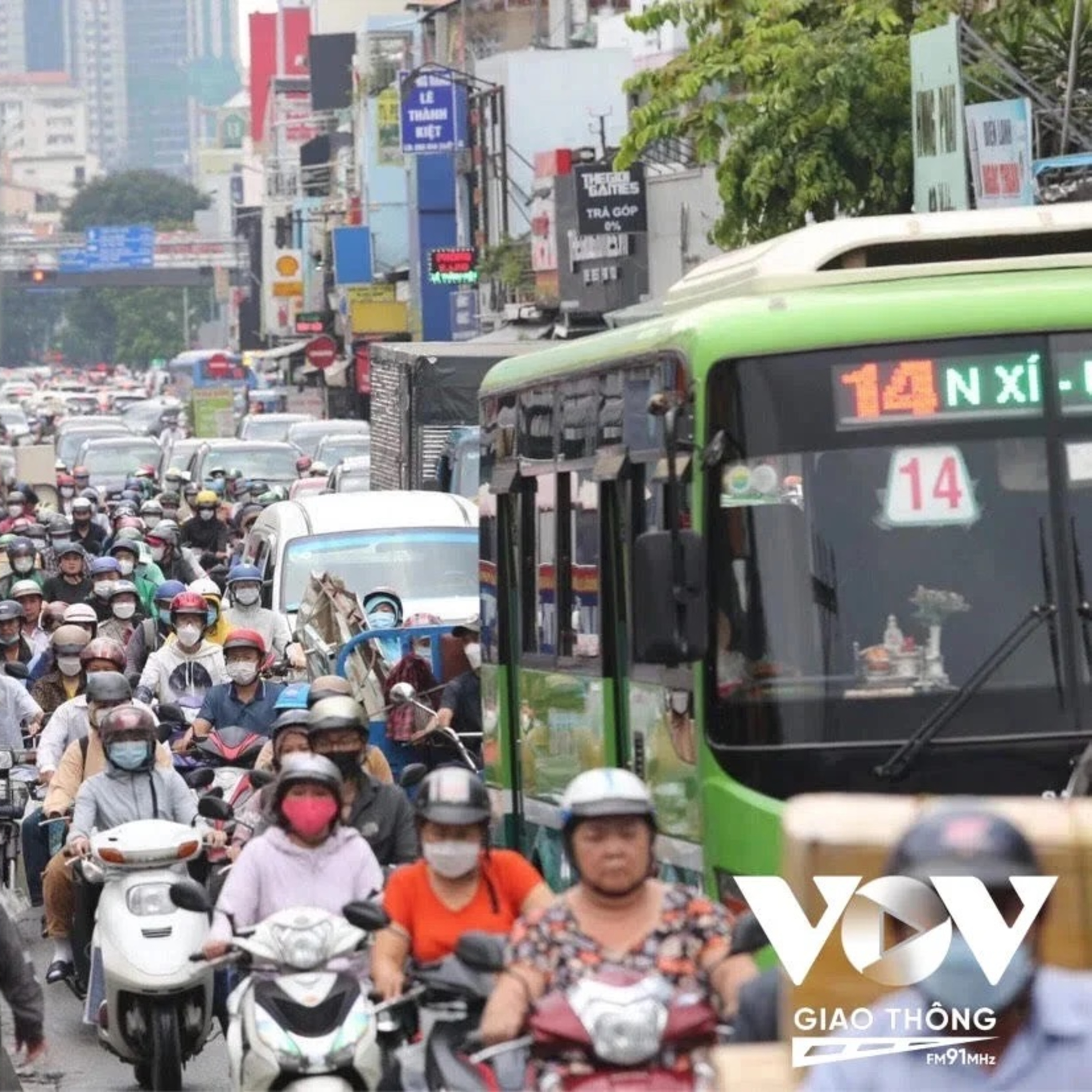 Trò chuyện trên phố: Lái xe vào nội đô có thể mất 50 nghìn/lượt và phản ứng của tài xế  episode artwork