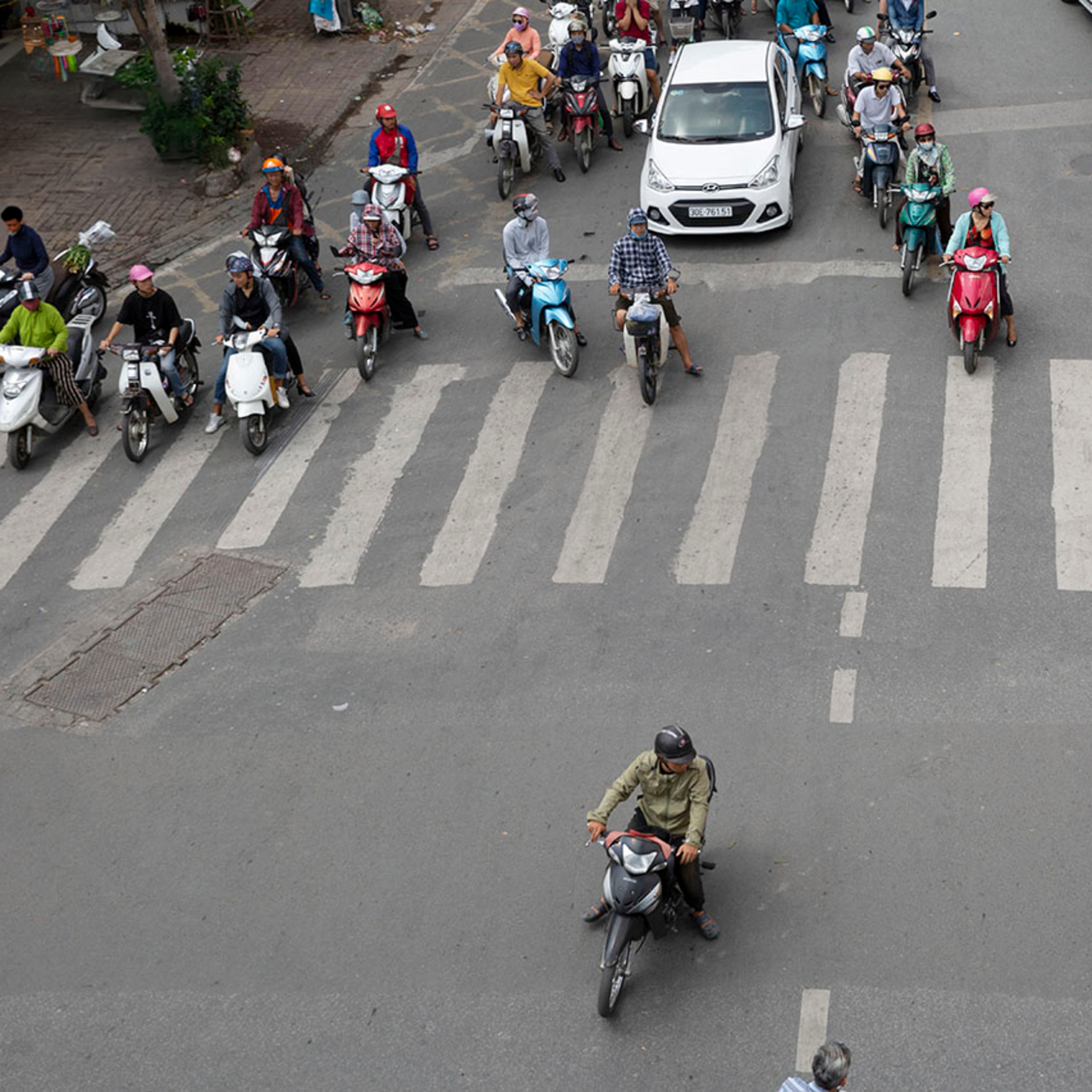 Đối thoại: Vì sao Bộ Công an đề xuất tăng gấp 6 lần mức phạt với hành vi vươt đèn đỏ?