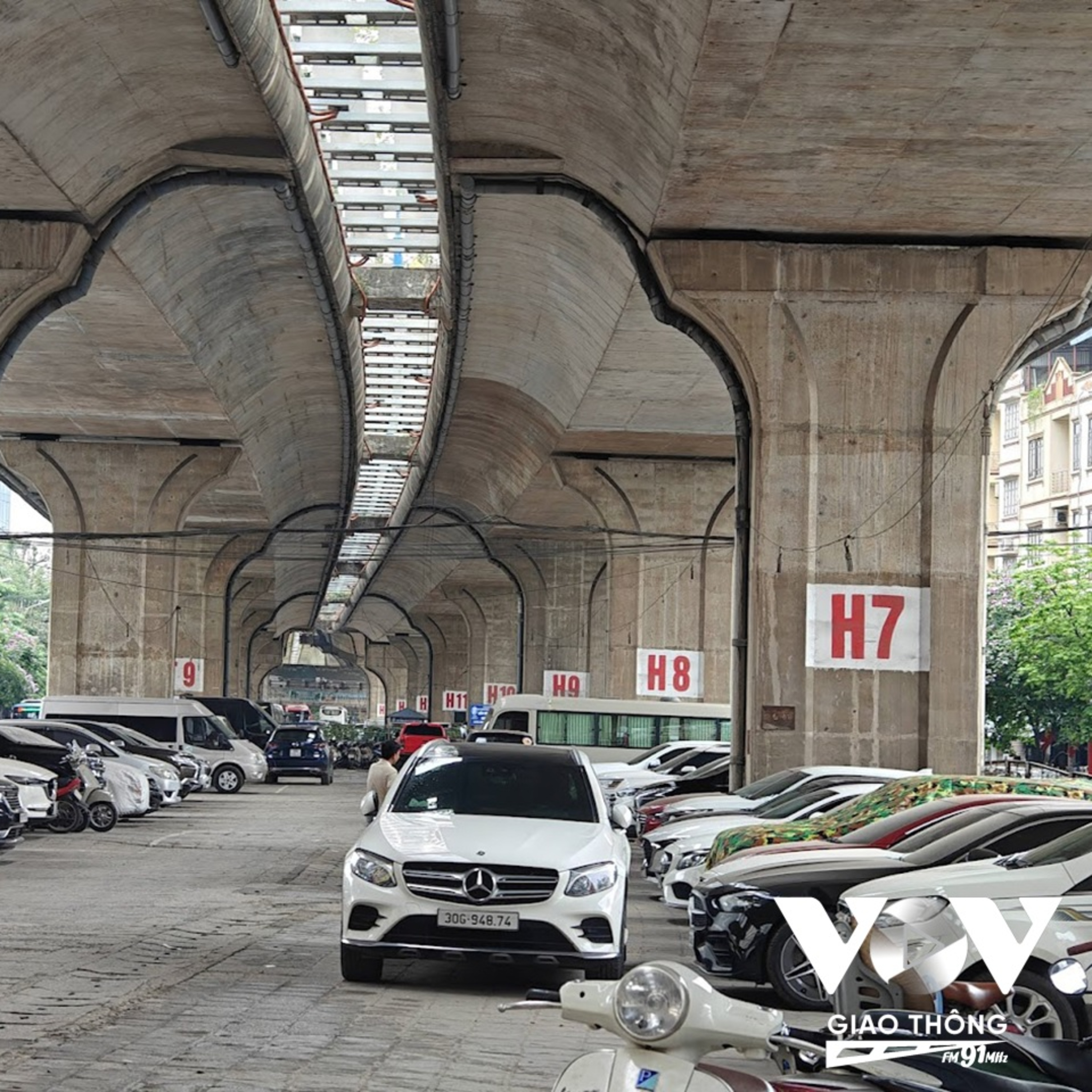 Trò chuyện trên phố: Xu hướng cất ô tô ở nhà vì ngại ùn tắc, mất thời gian tìm chỗ đỗ episode artwork