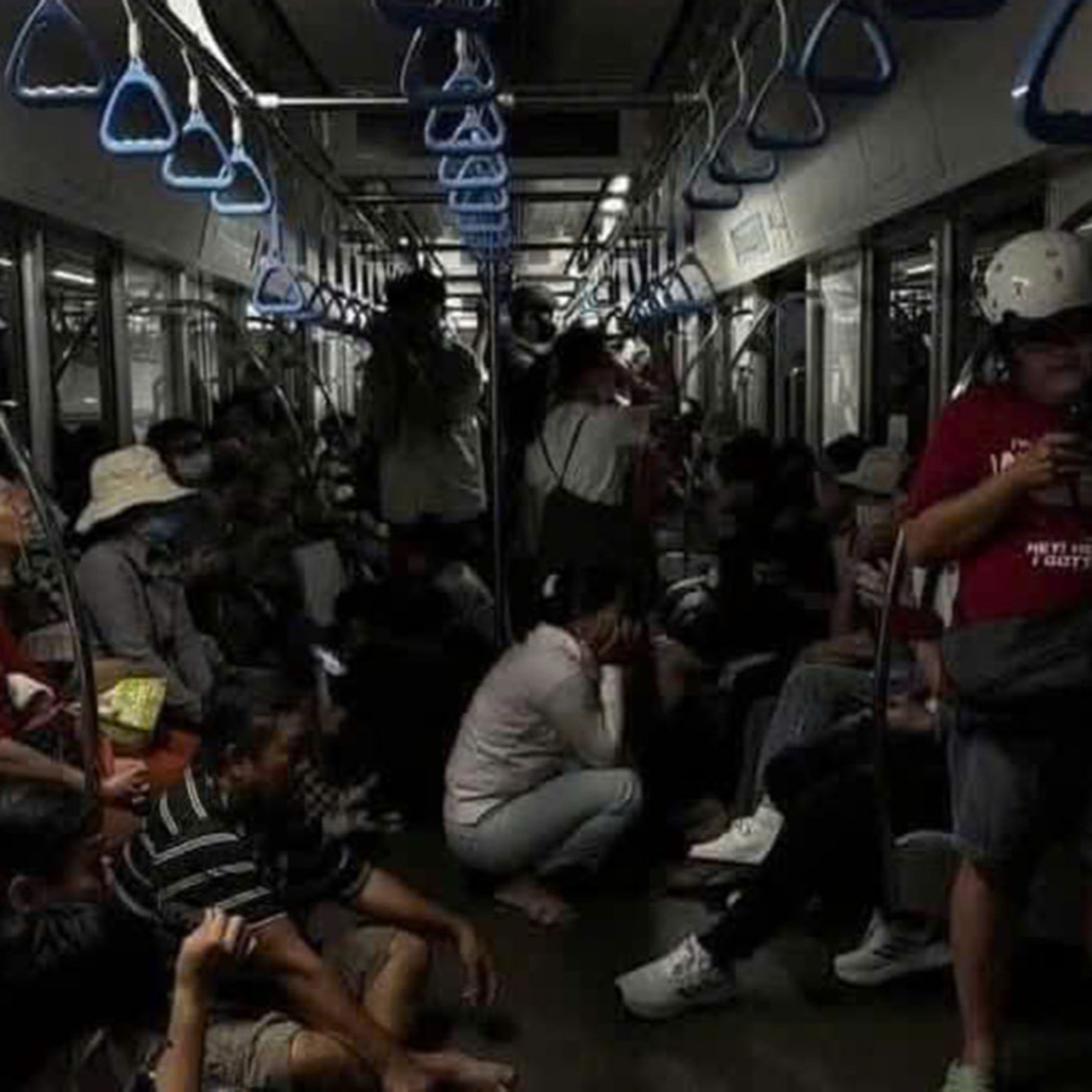 Đối thoại: Tạm dừng vận hành kiểm tra tàu metro: “mọi việc trong tầm kiểm soát” episode artwork