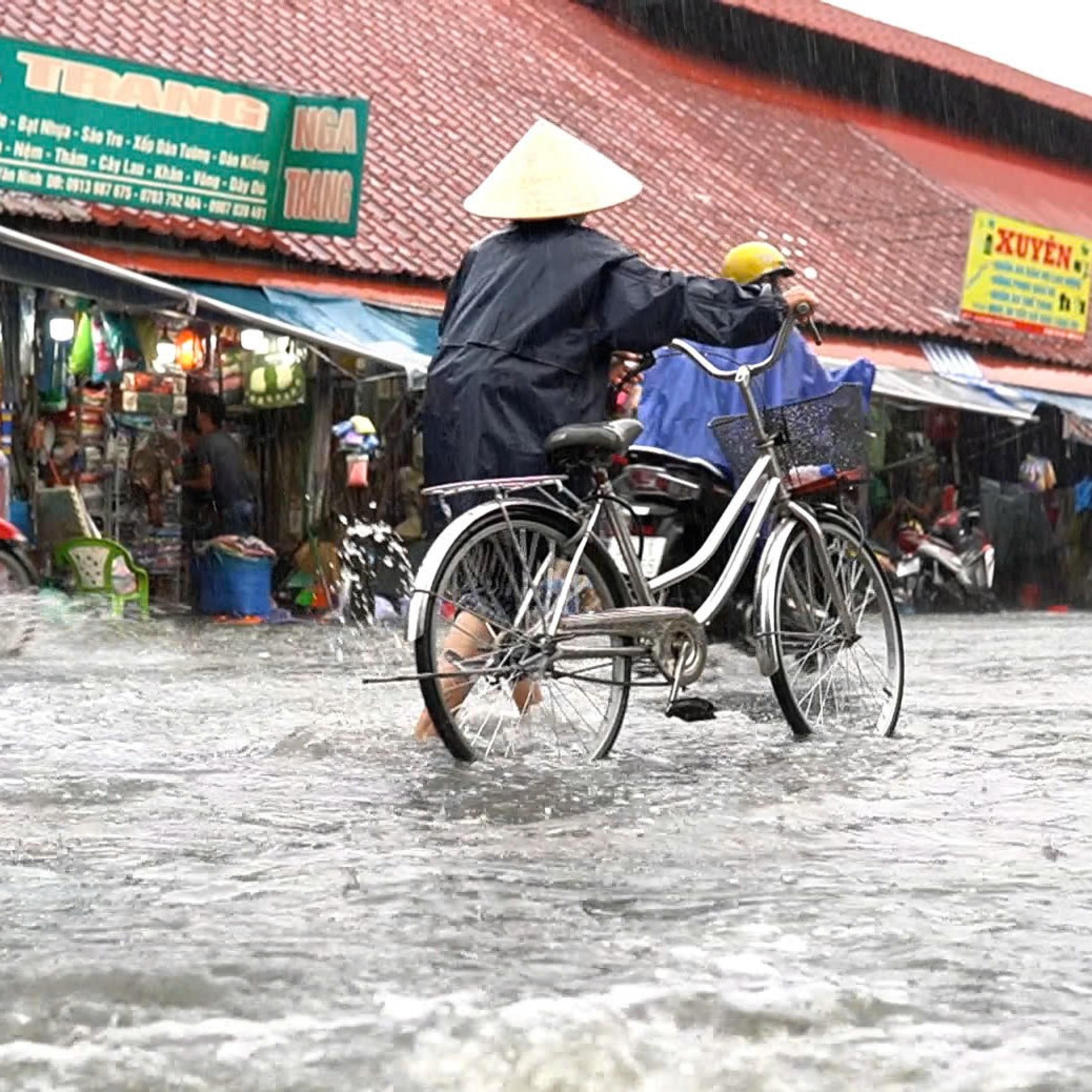 Thị thành ký: Đầu tư thêm 5.000 tỷ chống ngập cho chợ Thủ Đức, liệu người dân có hết bì bõm, đỡ khổ? episode artwork