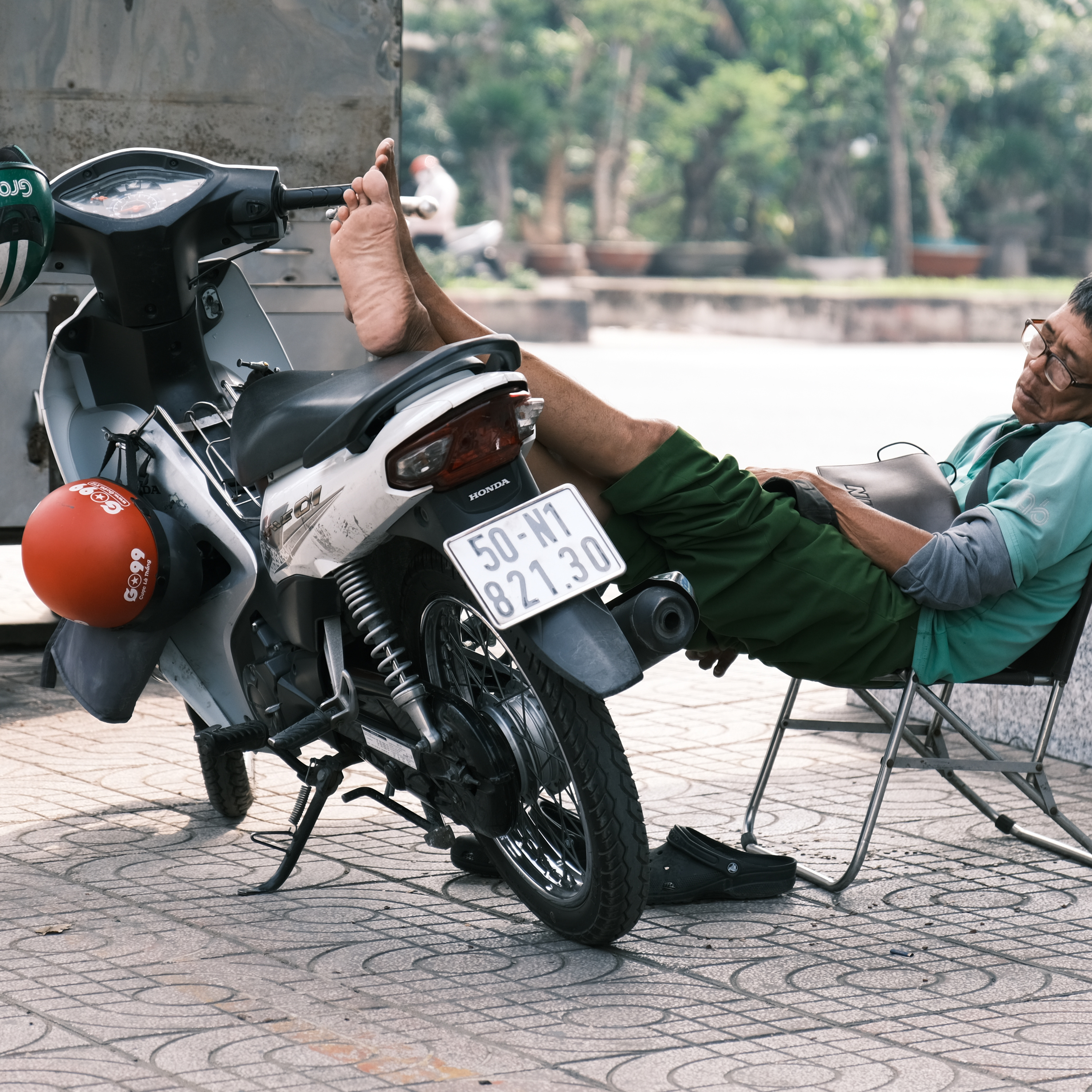 Thị thành ký: "Điện hóa" xe công nghệ TP.HCM - Chính sách rộng mở, lòng tài xế còn lắm băn khoăn episode artwork
