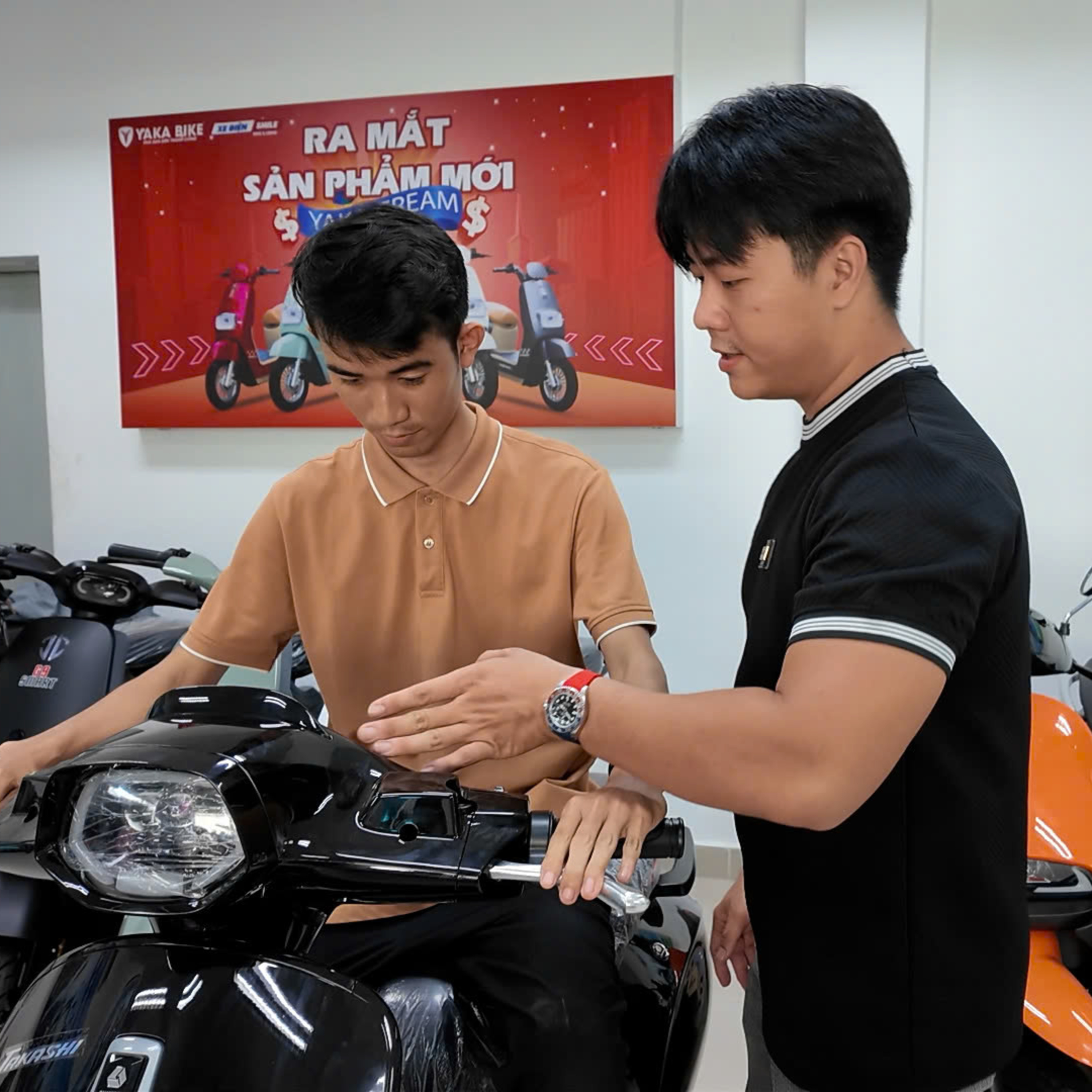 Thị thành ký: Xe điện hút khách, tạo “cơn sốt” đầu năm học mới episode artwork