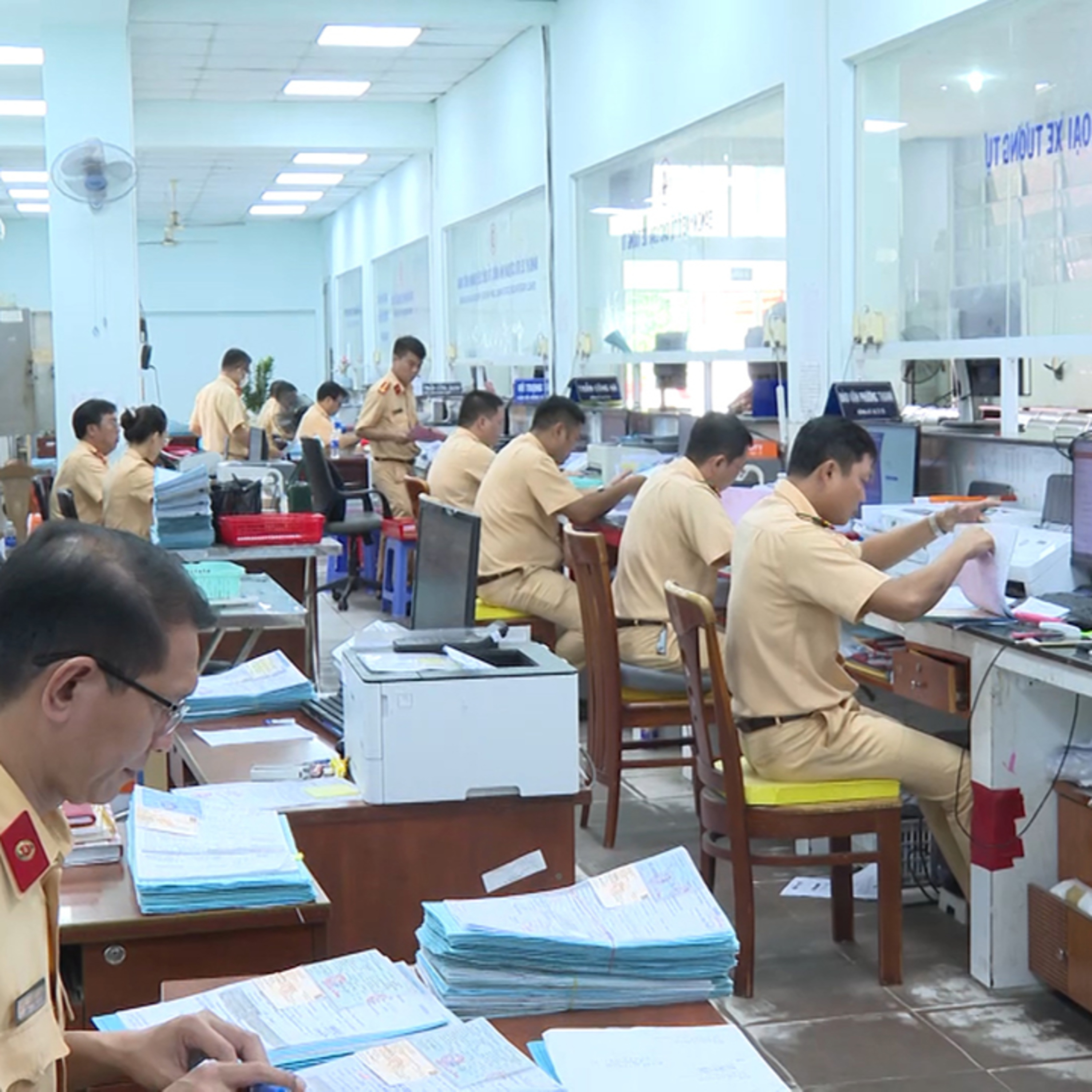 Đối thoại: Đăng ký xe trên địa bàn TP.HCM đã có nhiều đổi mới, tạo thuận lợi cho người dân