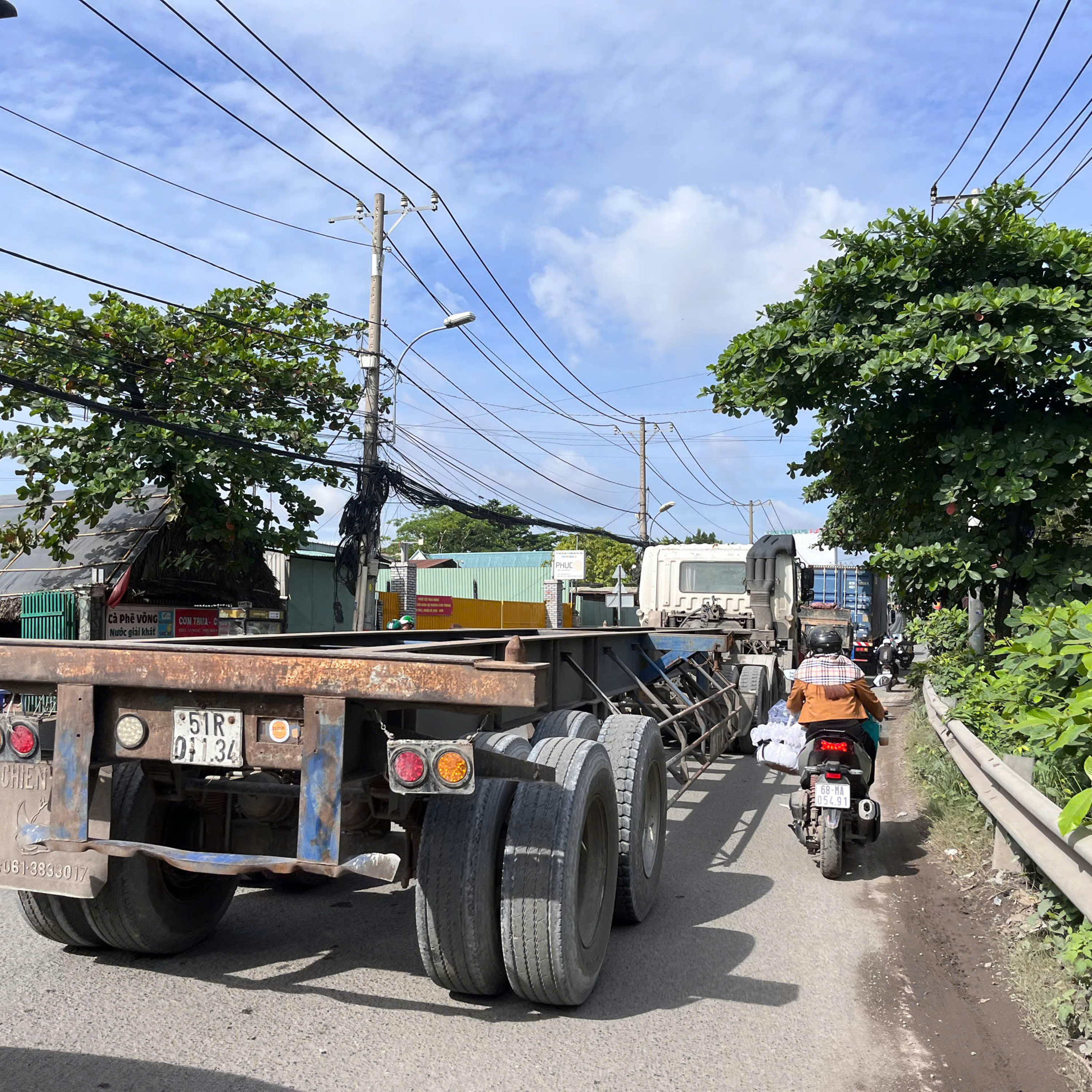 Thị thành ký: Đường "tử thần" sắp được mở rộng sau nhiều năm nằm trên….giấy episode artwork
