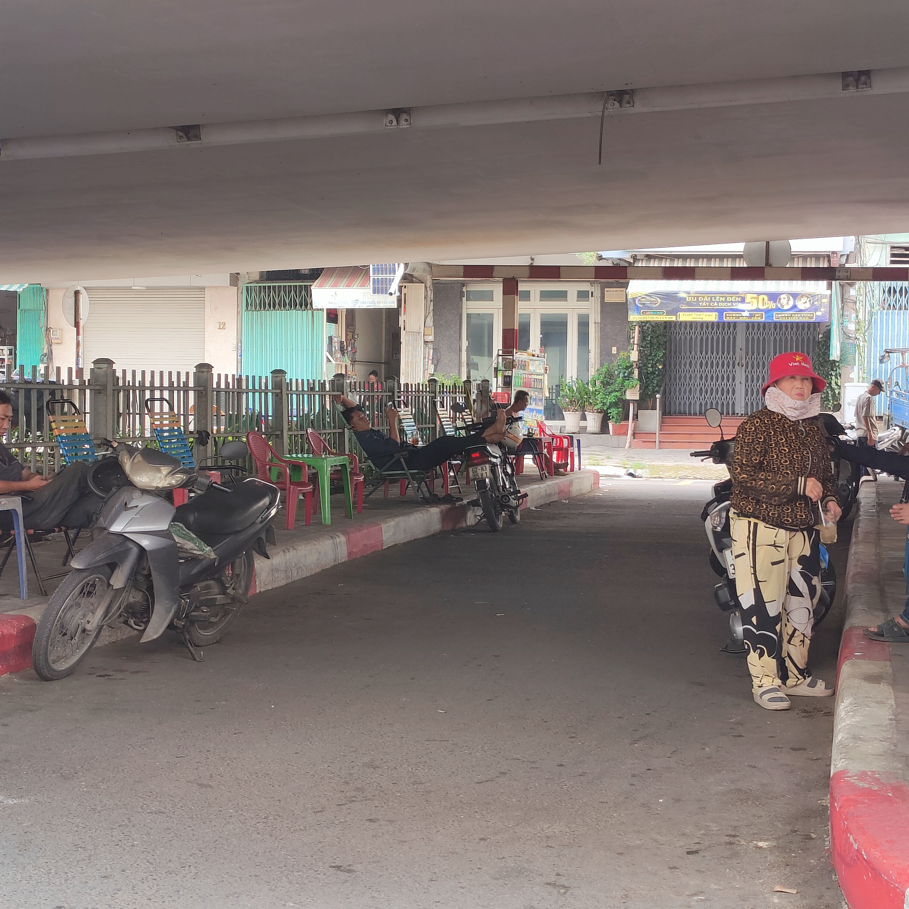Thị thành ký: Gầm cầu tại TP.HCM: Giải tỏa dứt điểm hay quy hoạch để sử dụng an toàn? episode artwork