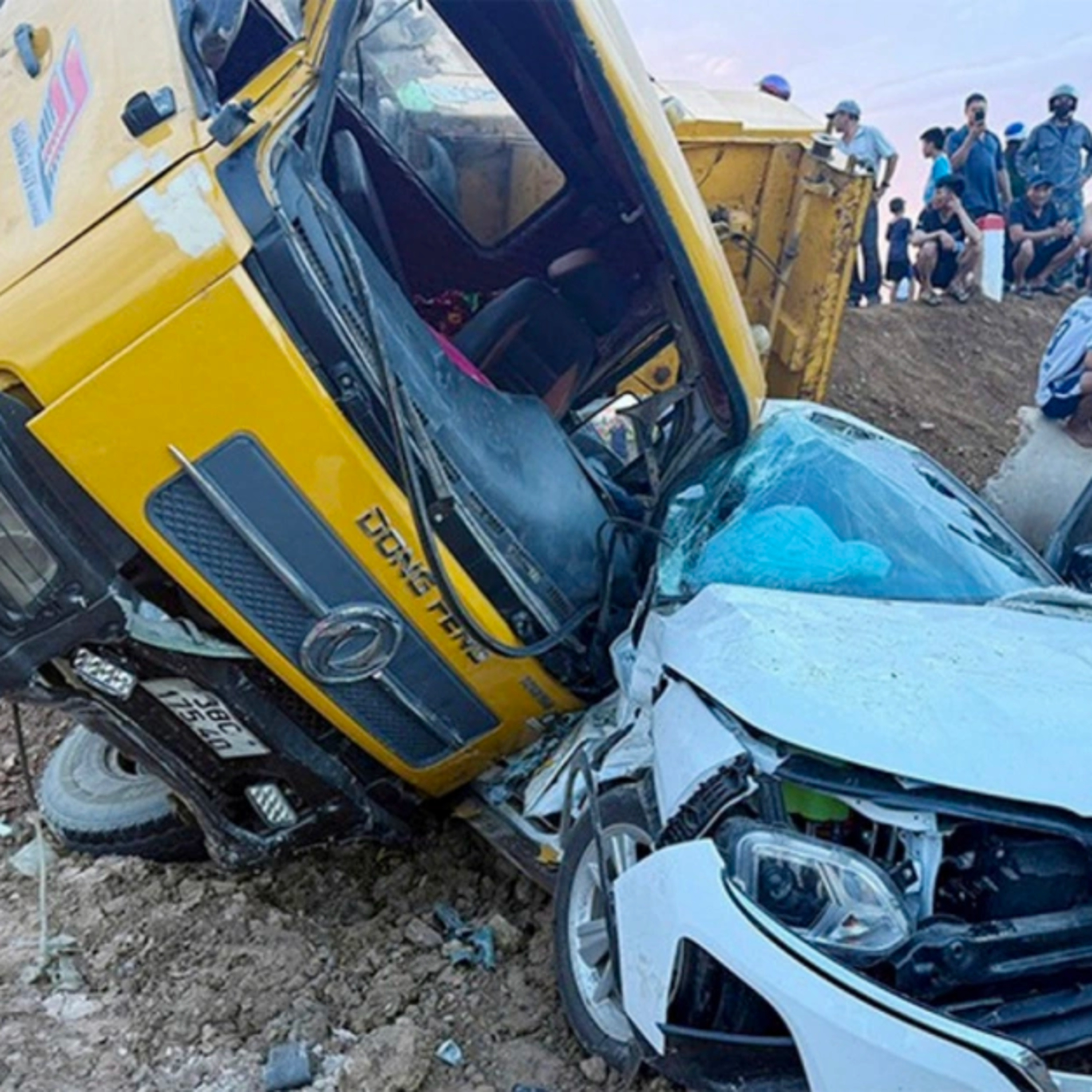 Đối thoại: Vì sao tai nạn liên quan đến xe kinh doanh vận tải liên tục gia tăng?