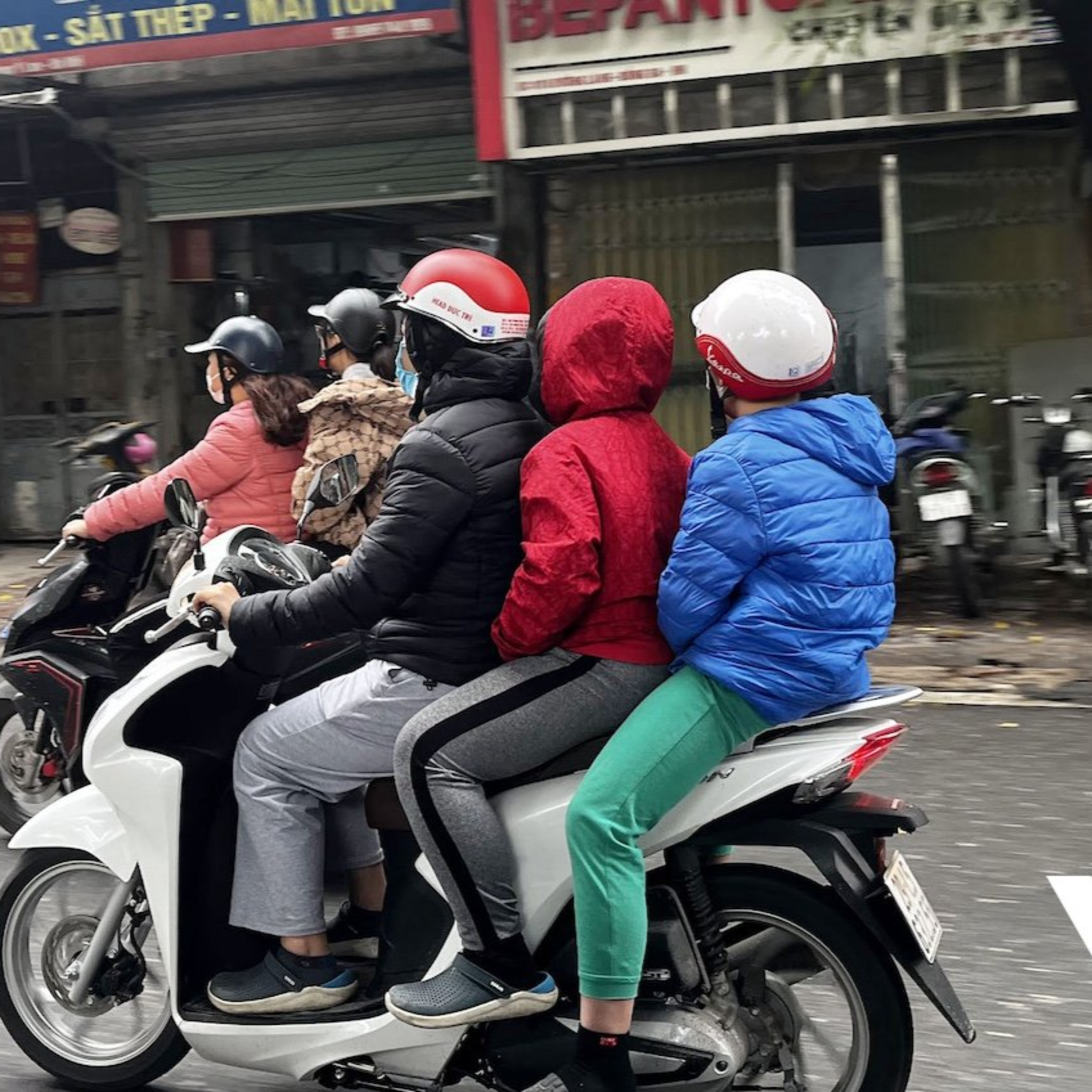 Thị thành ký: Đội mũ cho an toàn hay để đối phó? episode artwork
