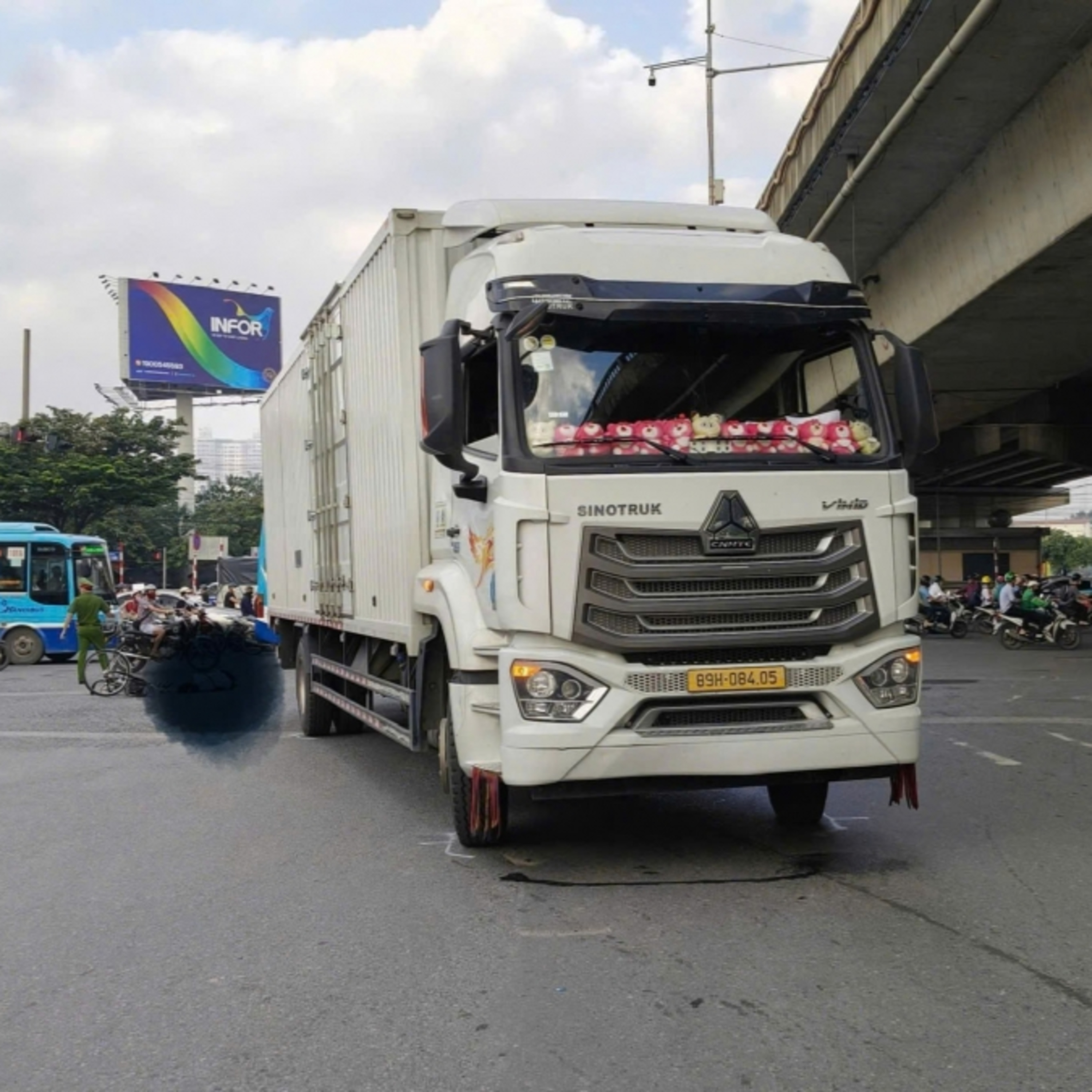 Đối thoại: Giảm thiểu tai nạn giao thông, cần có cách tiếp cận đa ngành