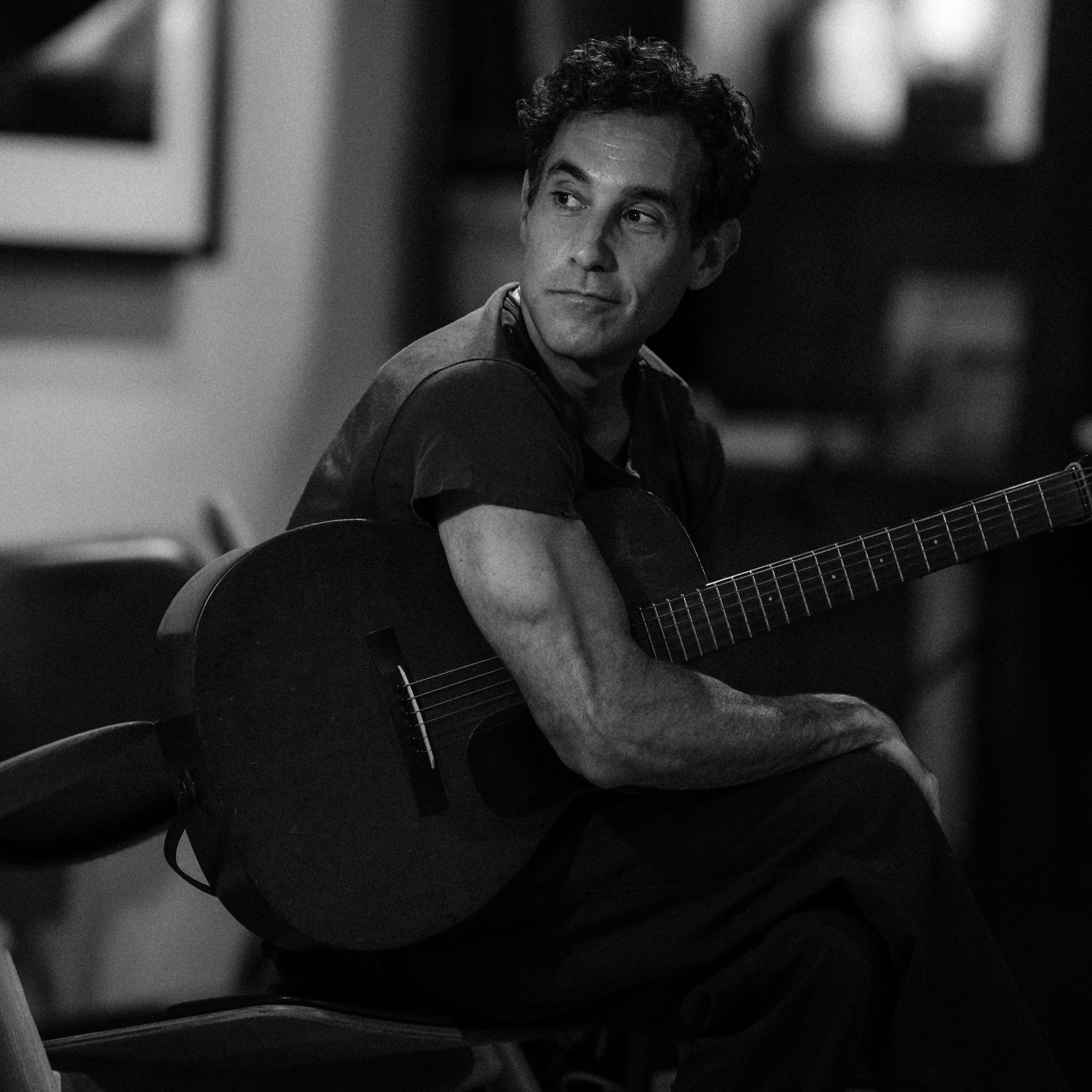 From Screenwriting to Soulful Ballads: A Conversation with Joshua Radin episode artwork