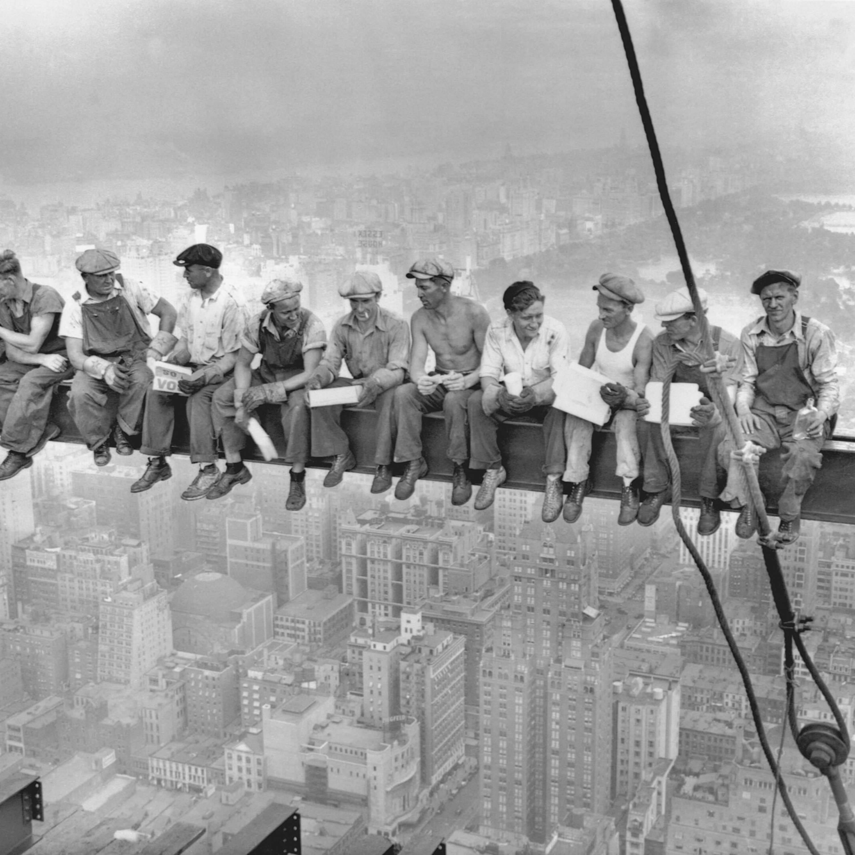 Lunch atop a Skyscraper | ناهاری بر فراز یک آسمان خراش