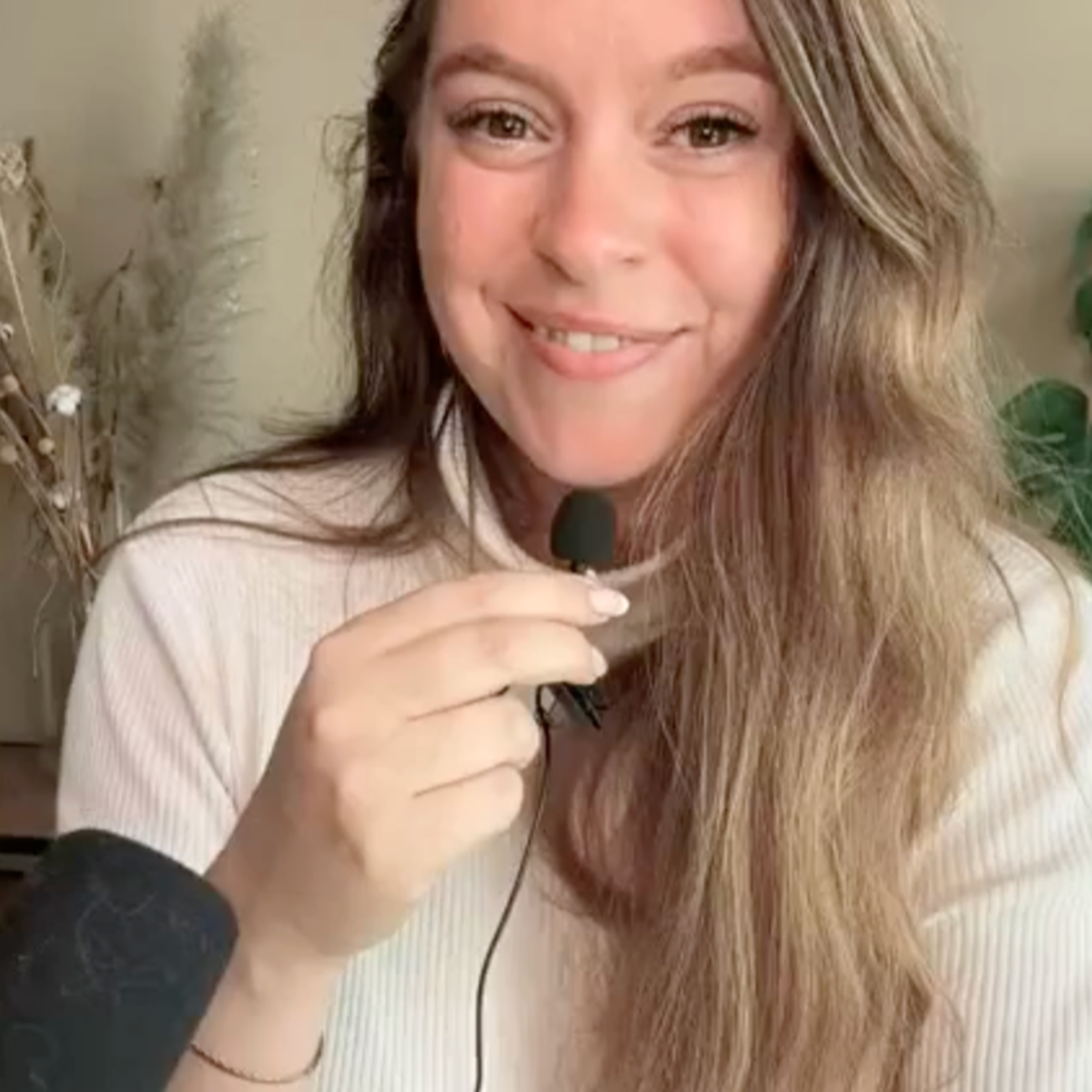 46 - People pleasing, being graceful, and feminine power (why I don’t speak bad of men)