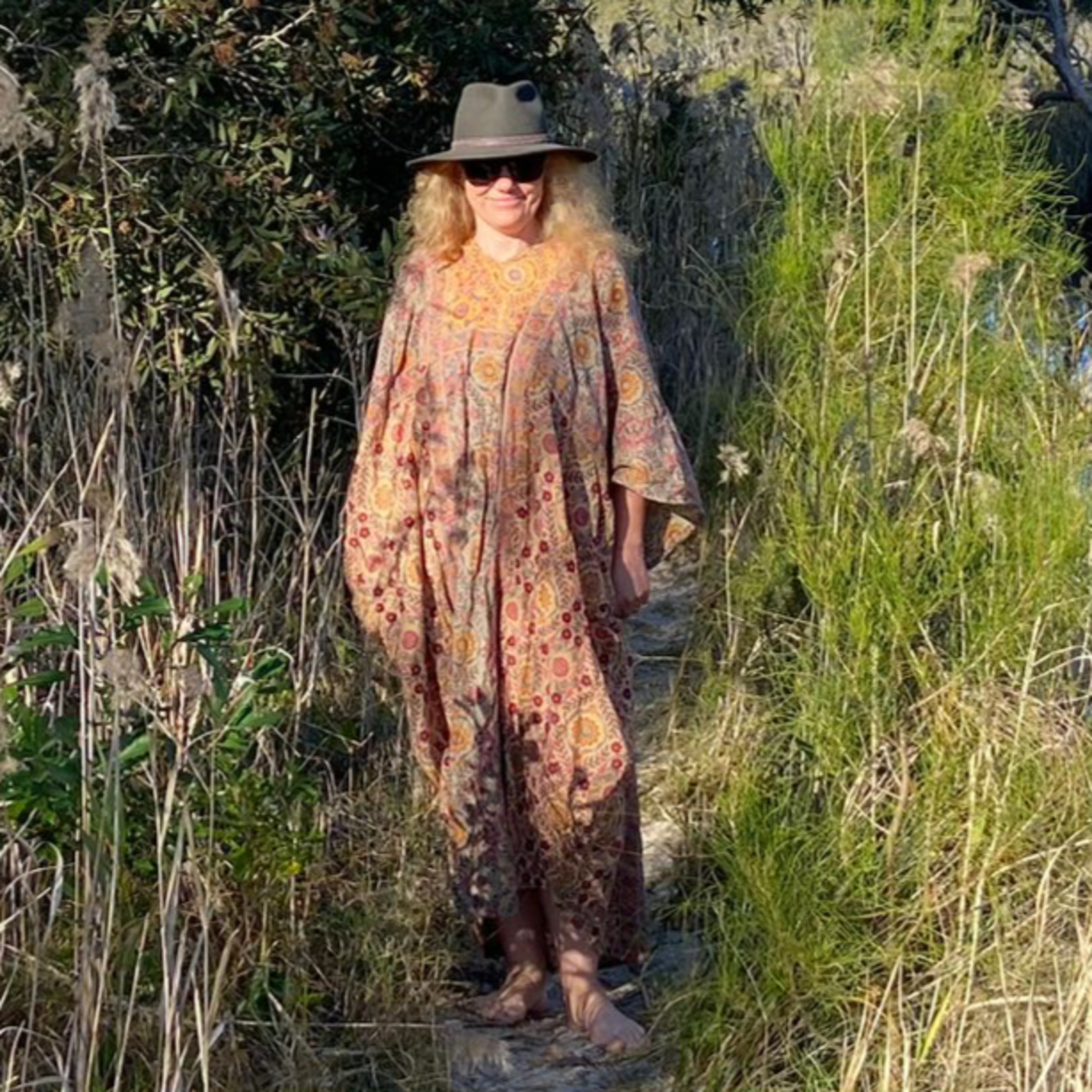 #19 - Tallulah Brown - From Wild Threads to Sacred Rivers | Textiles, Philosophy, India & More episode artwork